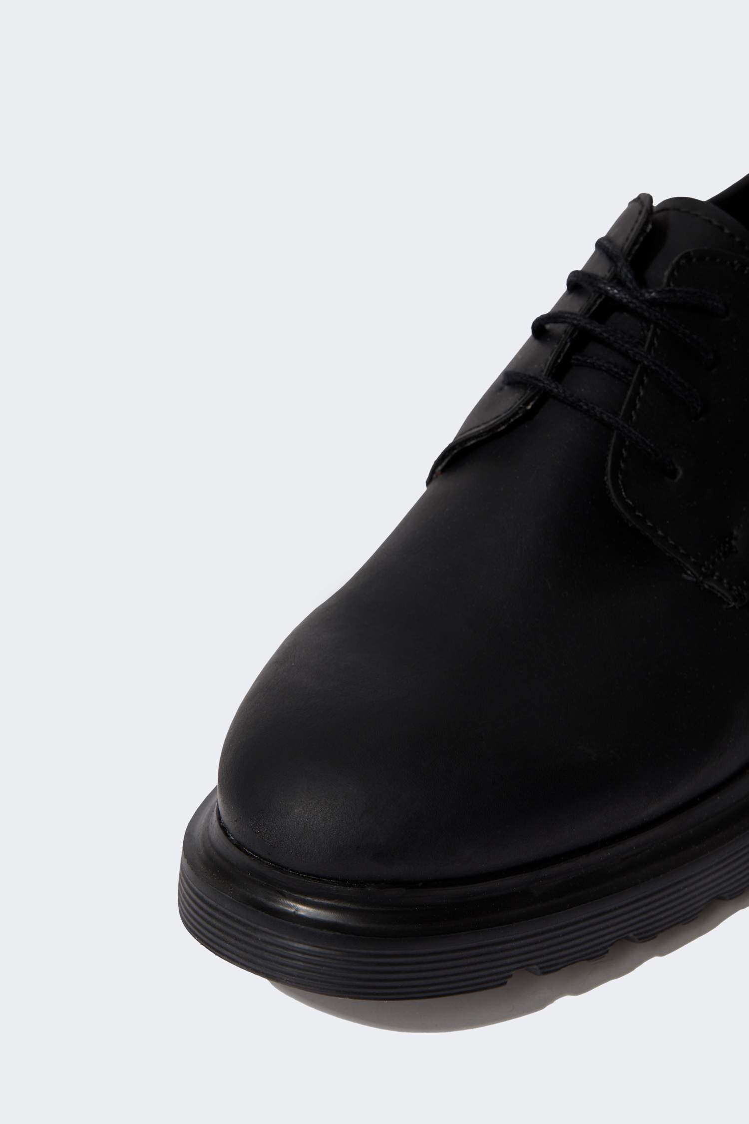 حذاء يومي بكعب عالي برباط