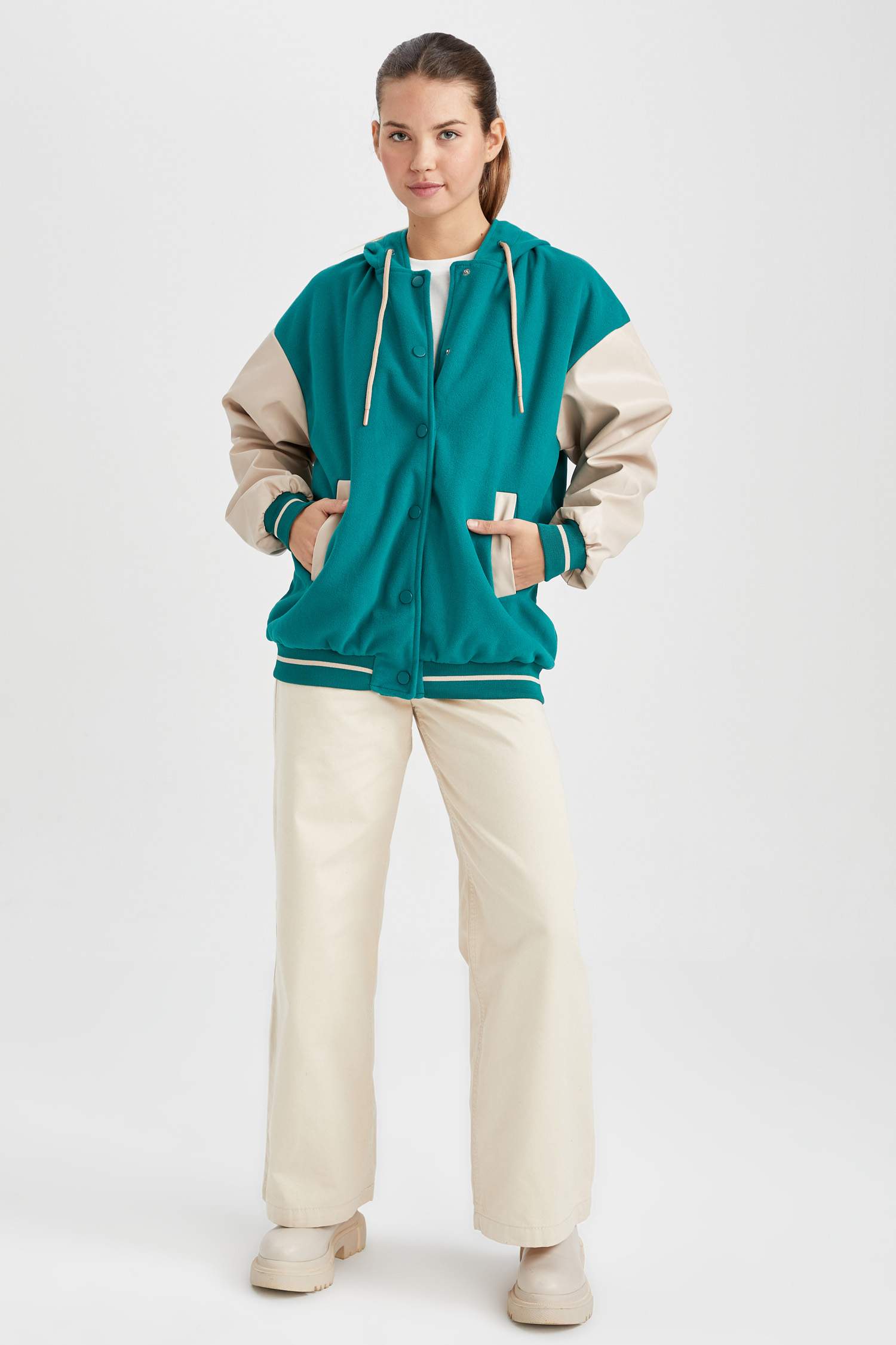 Jacket bomber Oversize à capuche avec poches et boutons pression