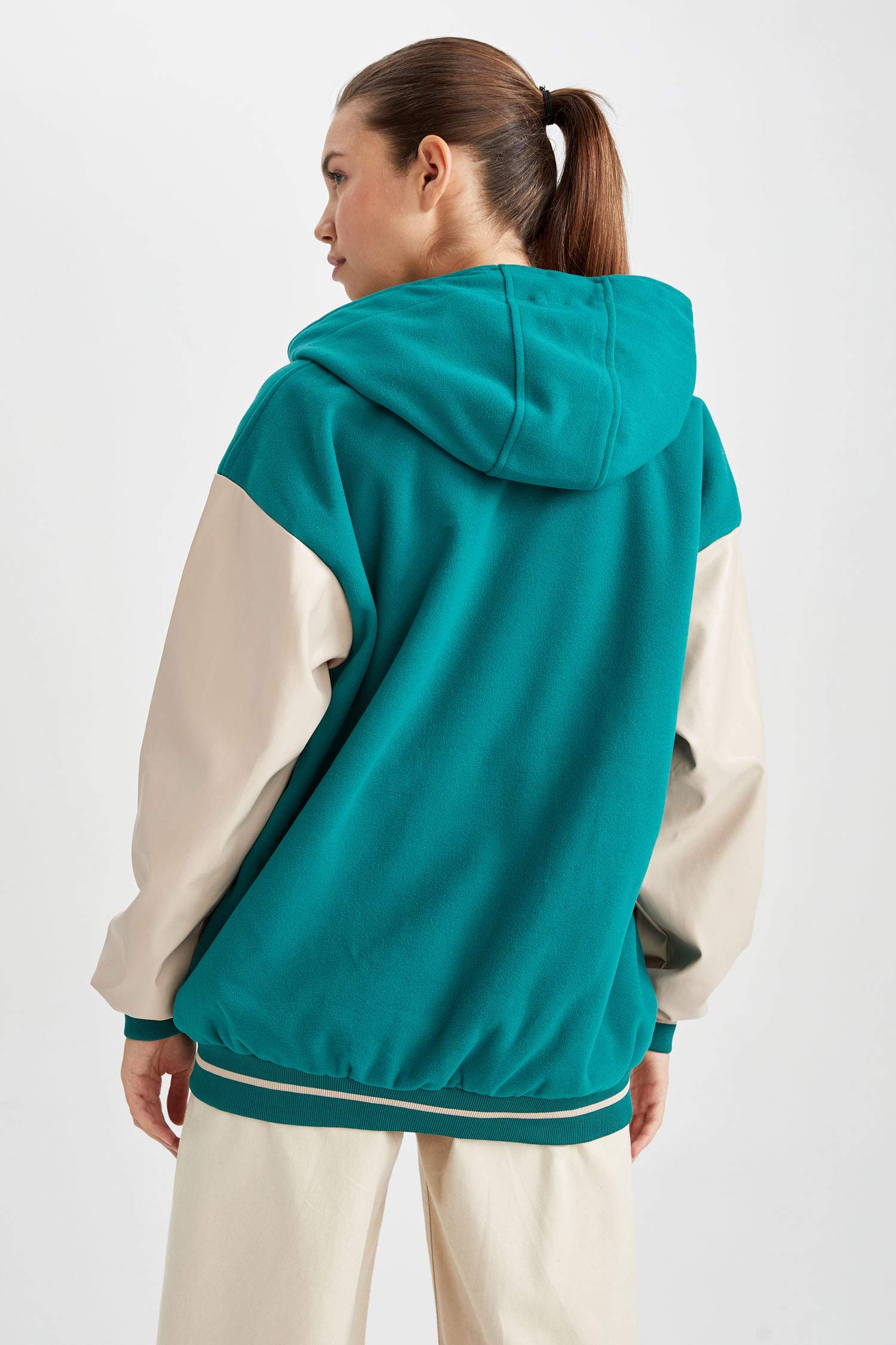 Jacket bomber Oversize à capuche avec poches et boutons pression