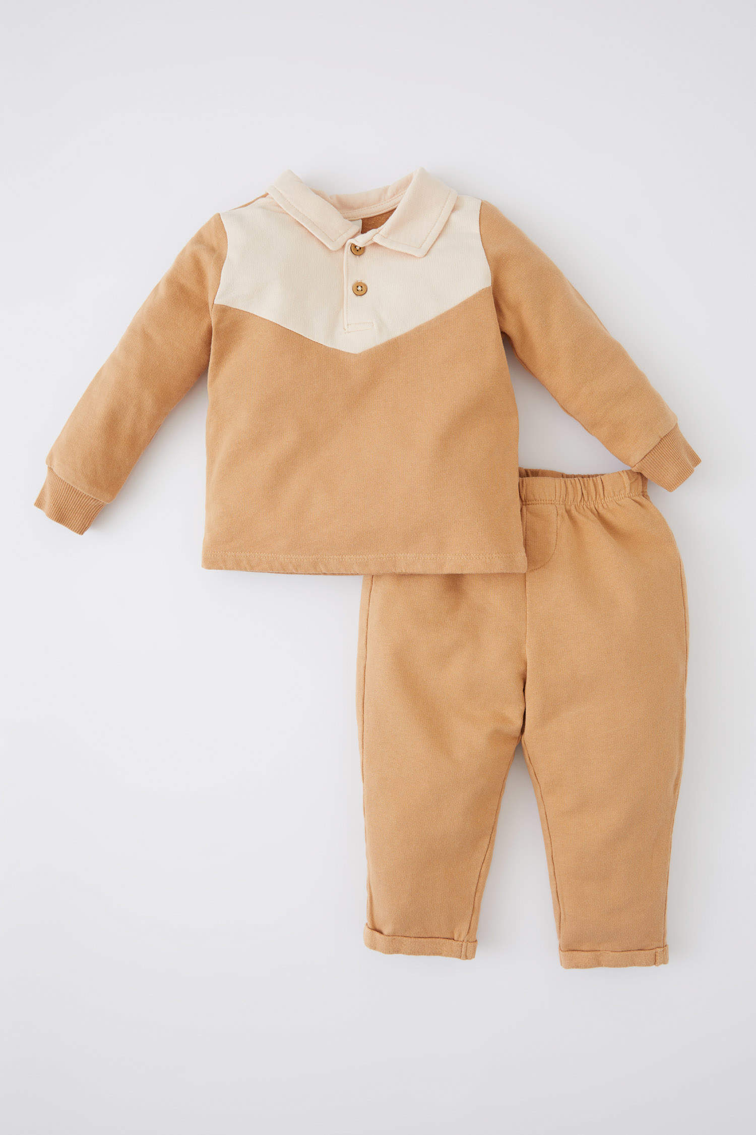 Defacto Erkek Bebek Regular Fit Renk Bloklu İçi Yumuşak Tüylü Uzun Kollu Tişört ve Pantolon Takım. 1