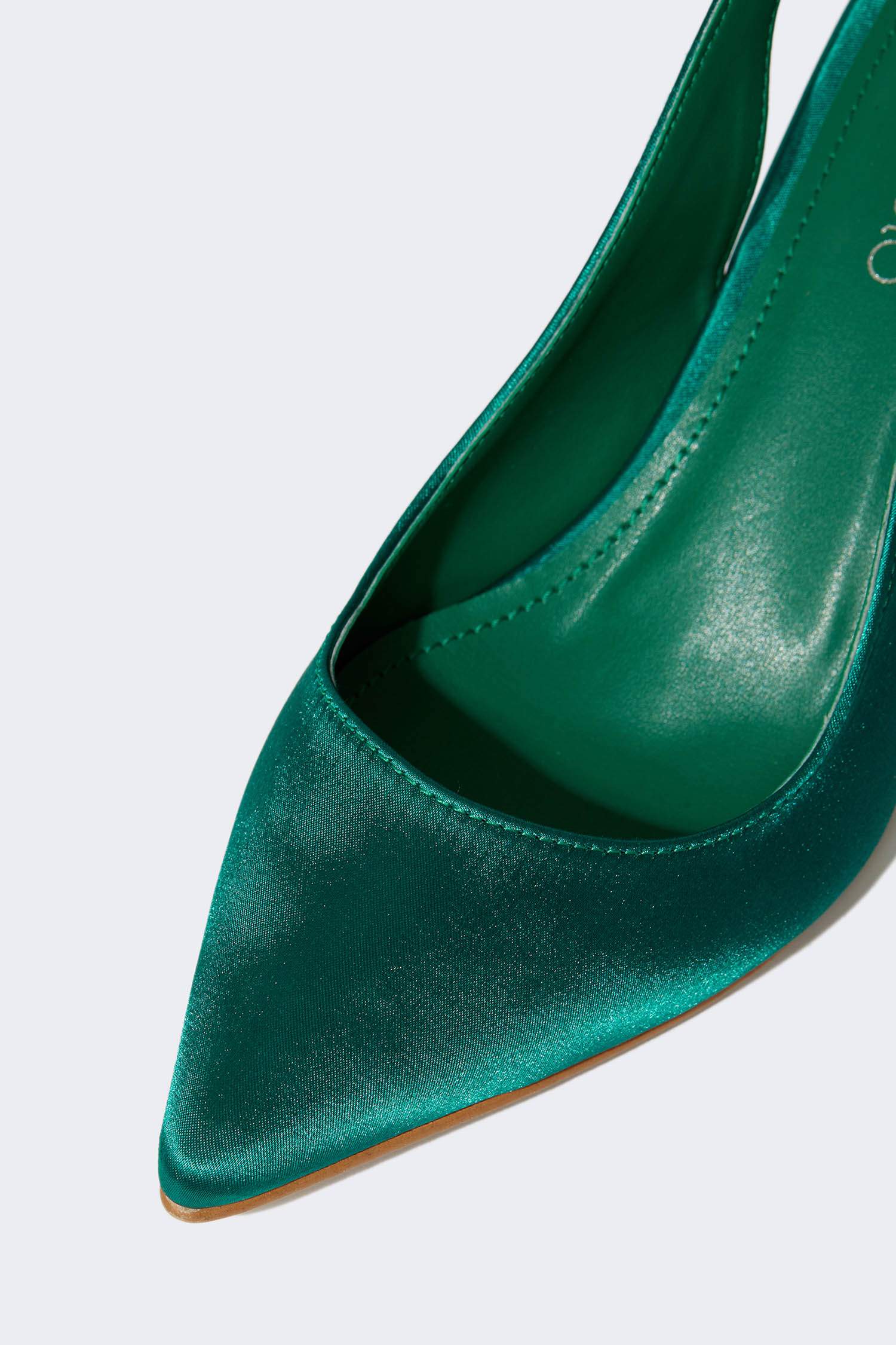 حذاء كعب عالي بكعب عالي