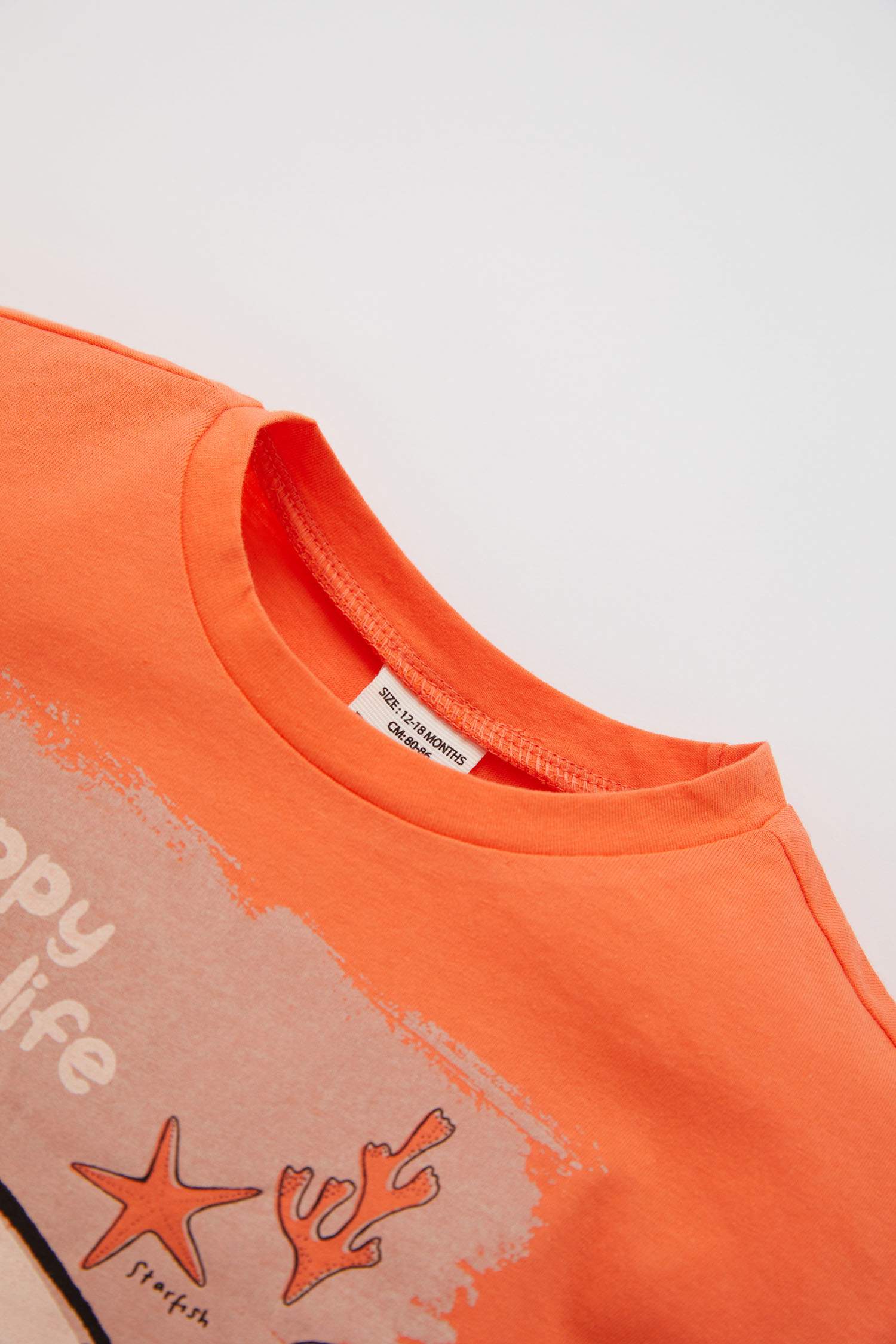 Футболка стандартного кроя с принтом для девочек