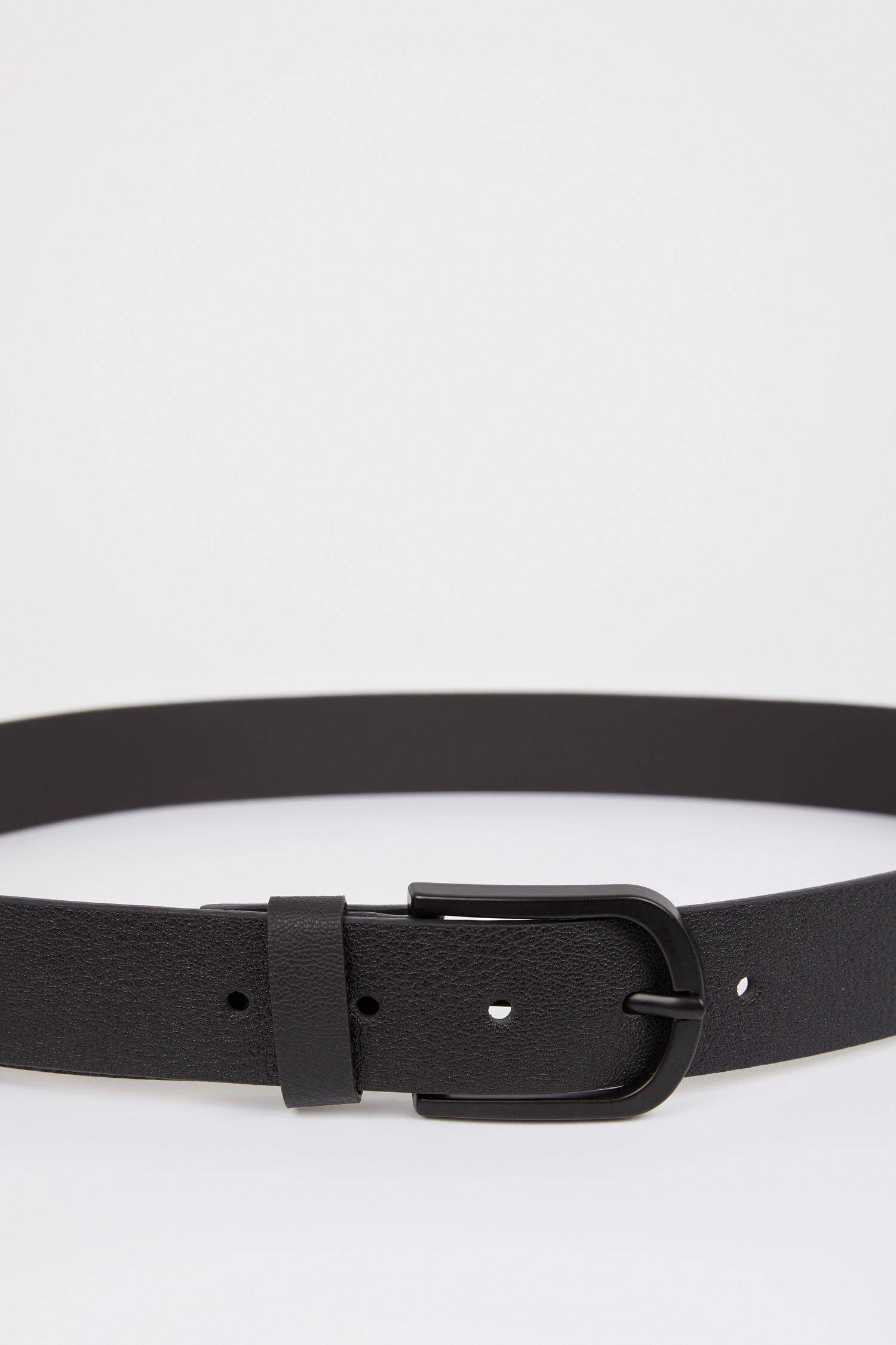 Ремень с овальной пряжкой из искуственной кожи