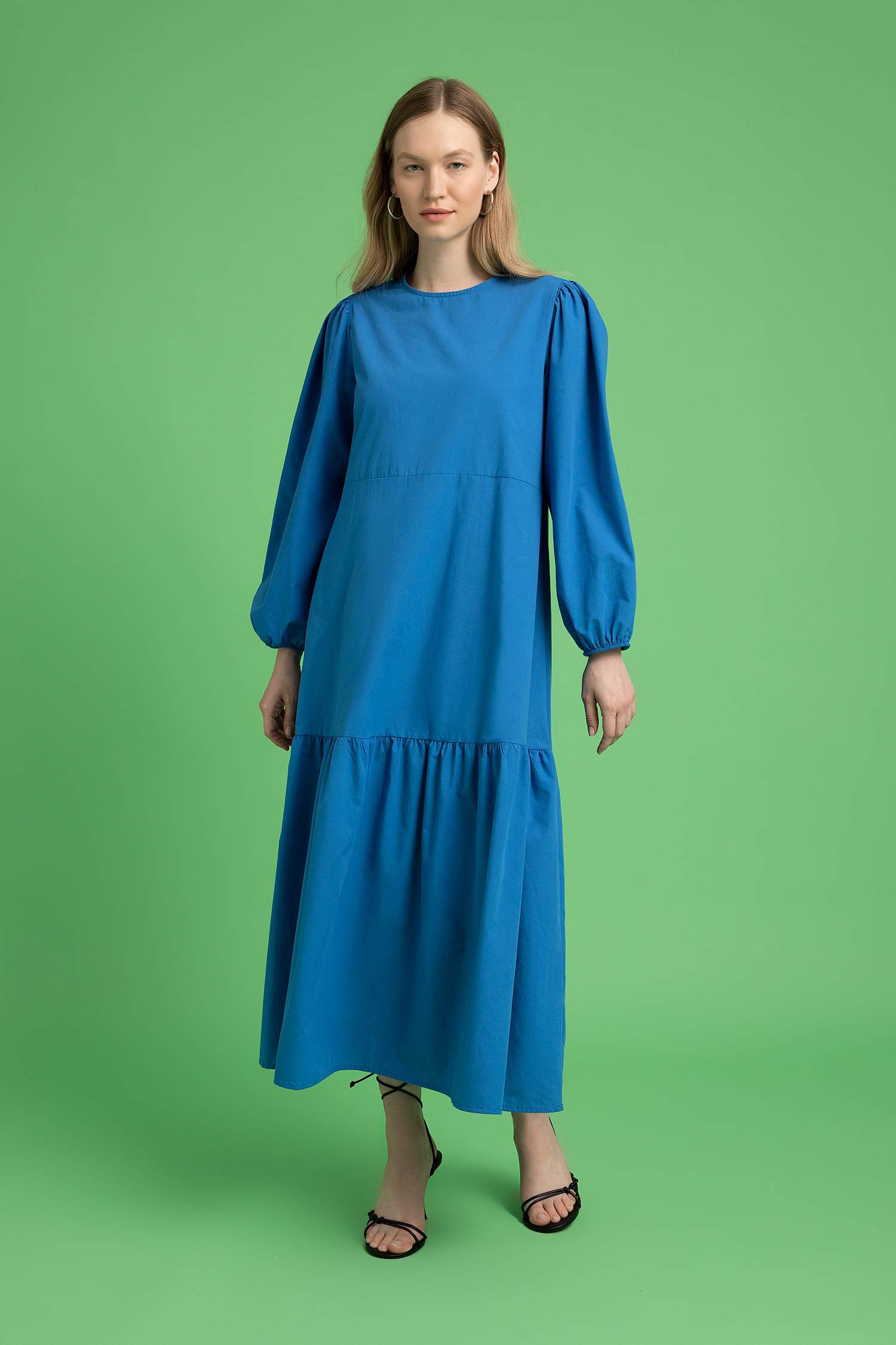 فستان كم طويل طويل بوبلين بياقة مستديرة