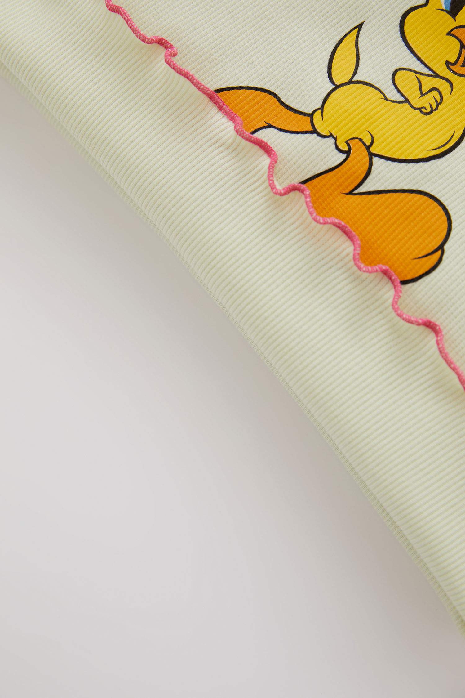 سيت مضلع بياقة مستديرة مرخص من Looney Tunes من قطعتين