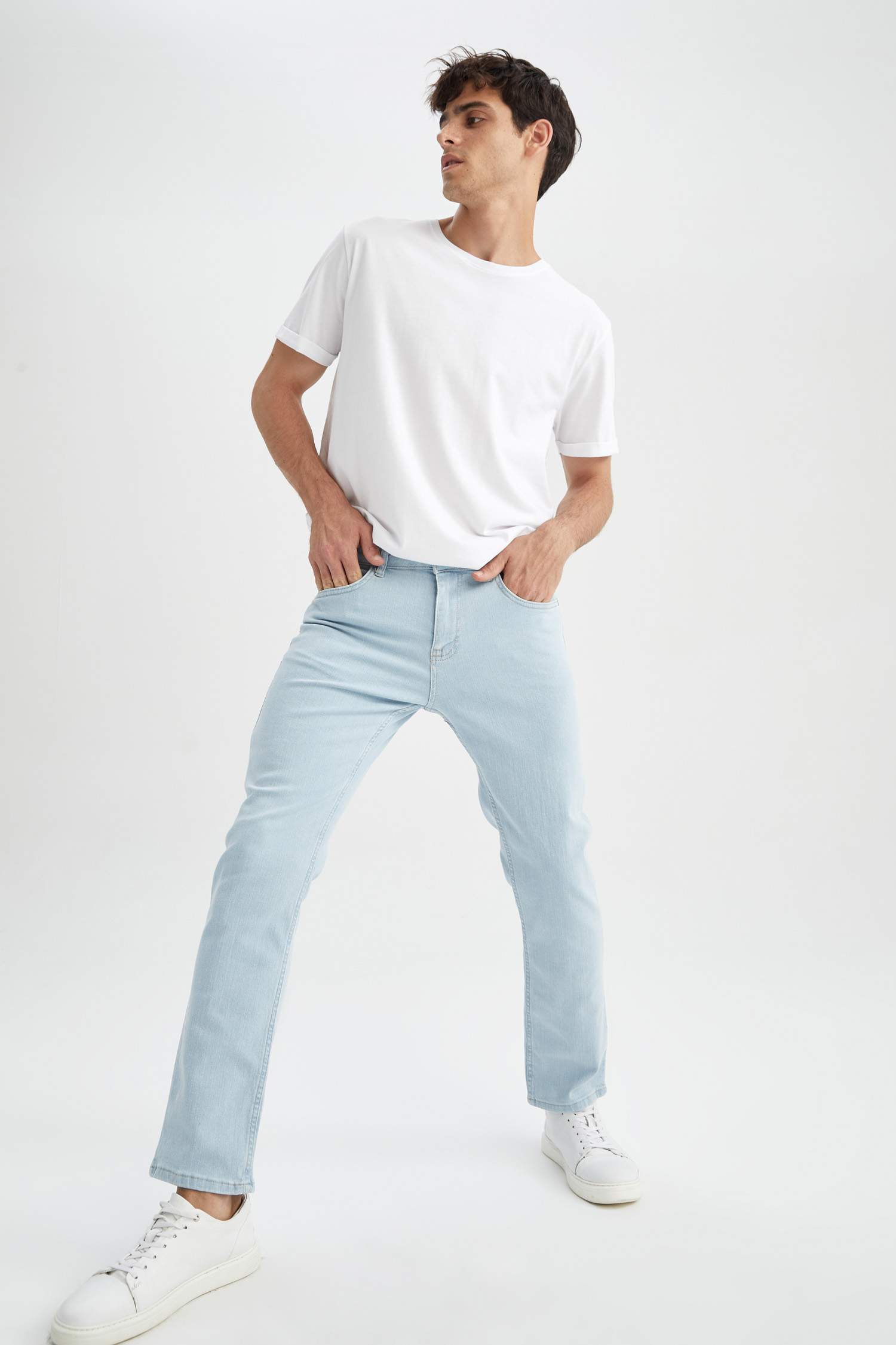 Джинсы стандартного кроя, Sergio