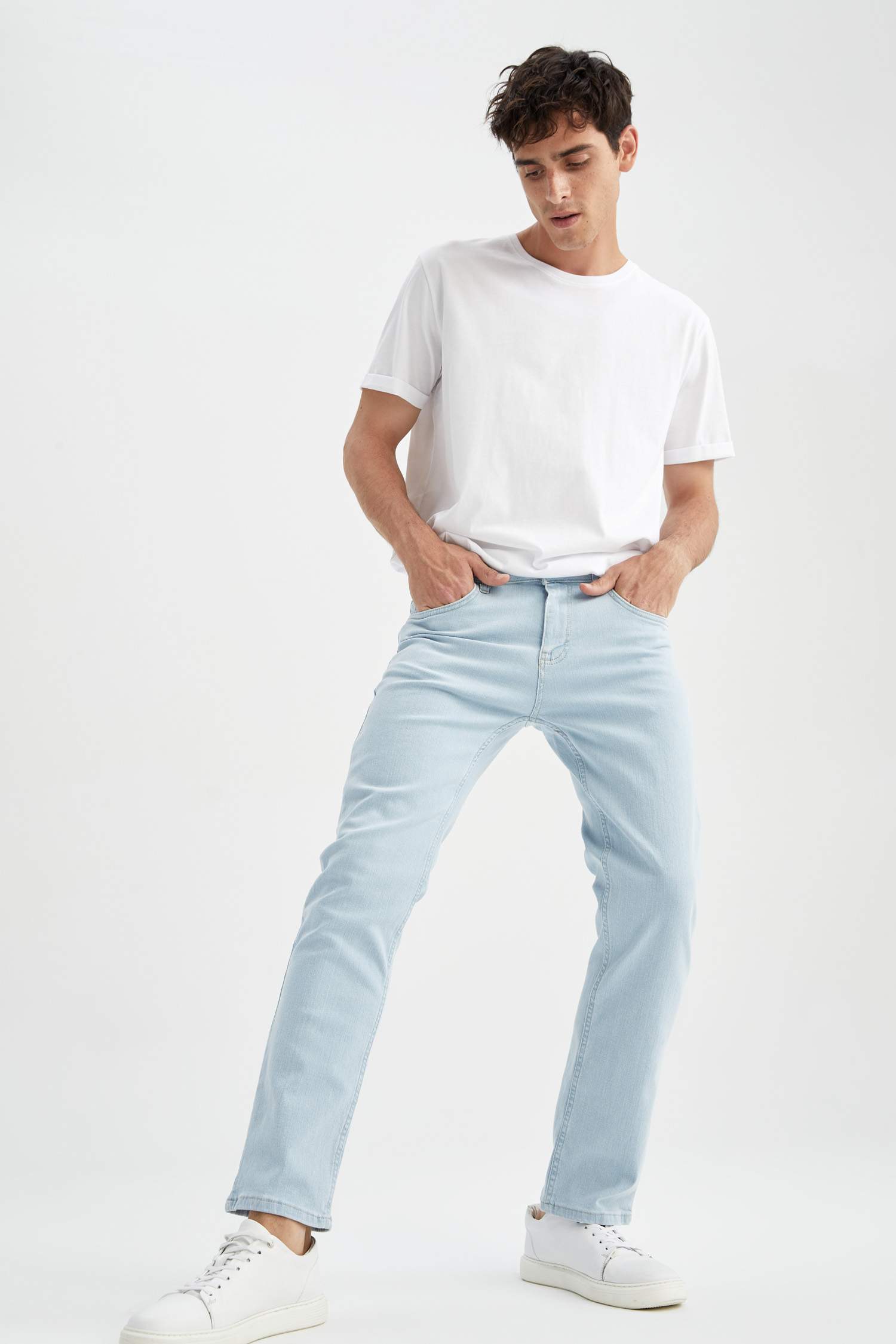 Джинсы стандартного кроя, Sergio