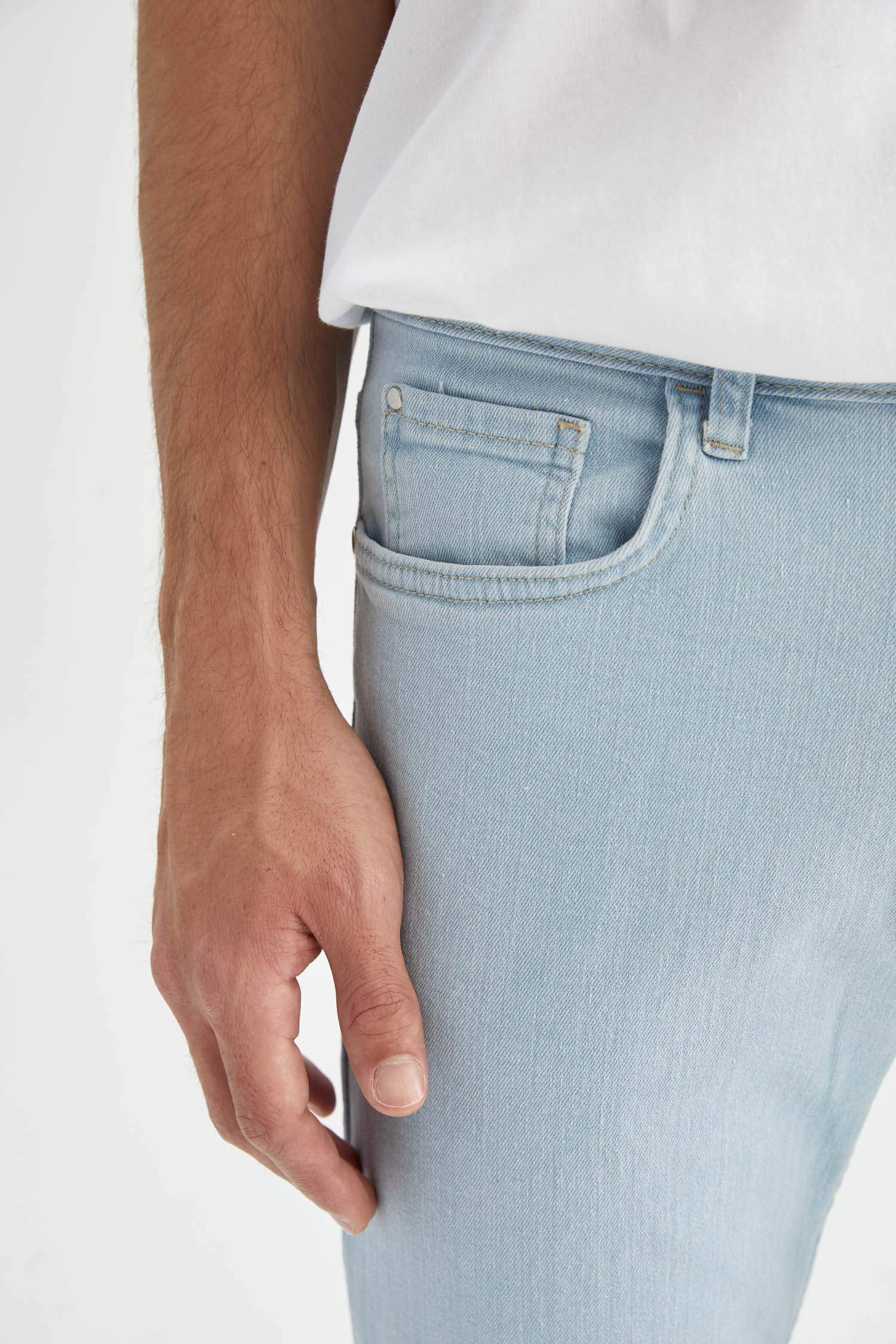 Джинсы стандартного кроя, Sergio