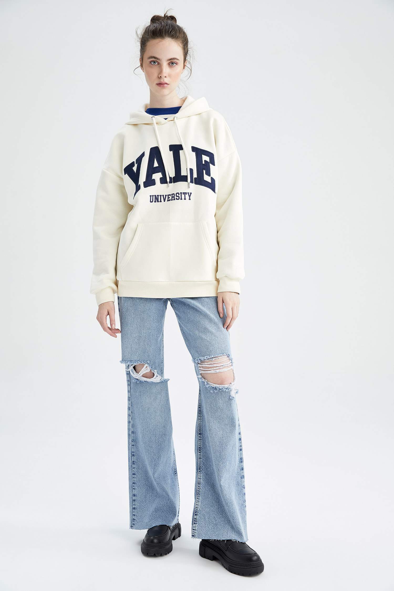 Oversize Fit Yale University Licensed Long Sleeve Sweatshirt