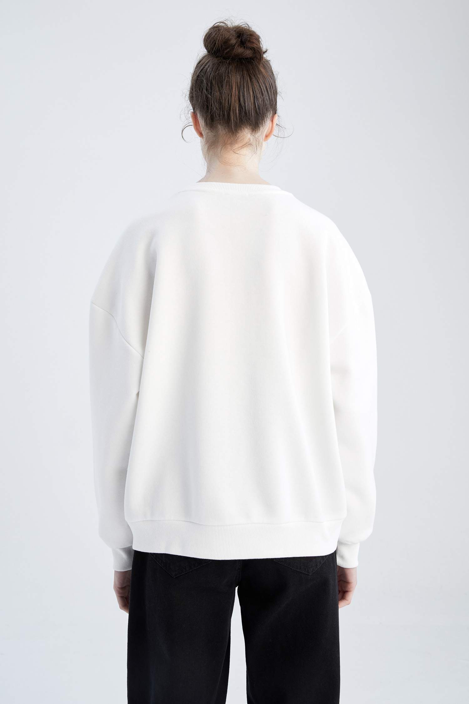 سويت شيرت أوفر سايز بياقة مستديرة