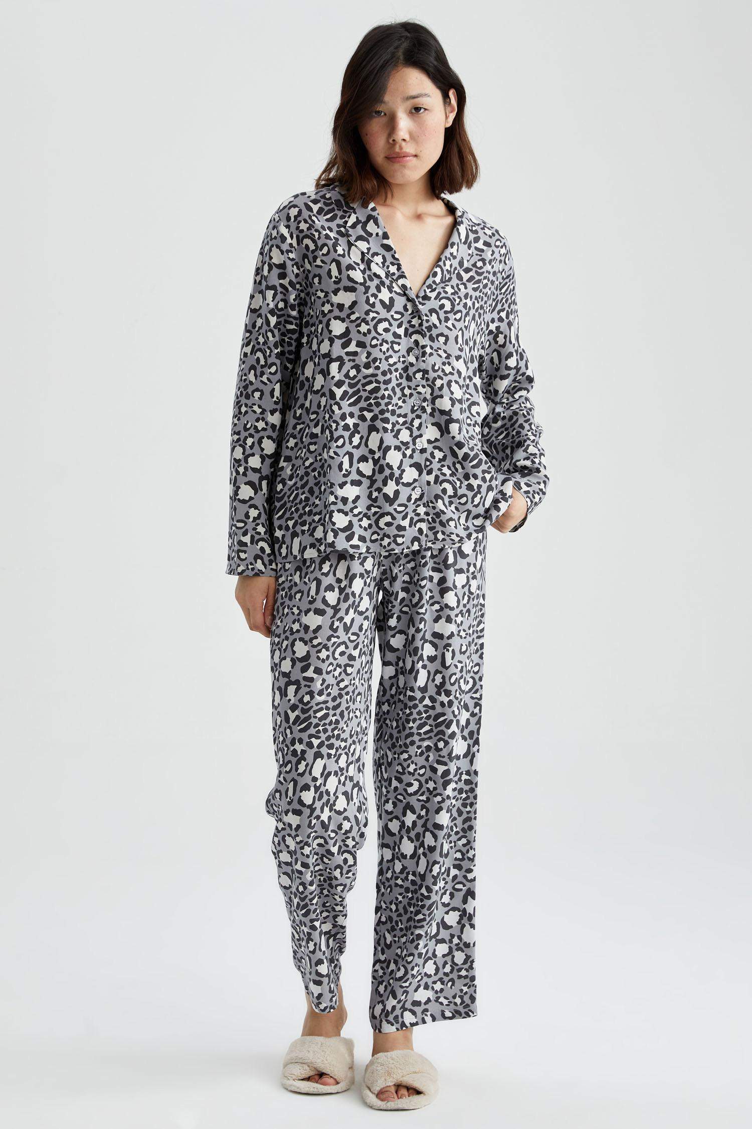 بلوزة قصة عادية بياقة قميص