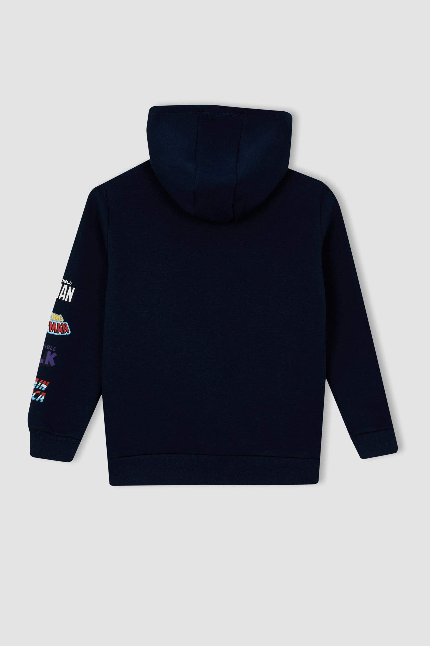 سويت شيرت قصة عادية بغطاء للرأس