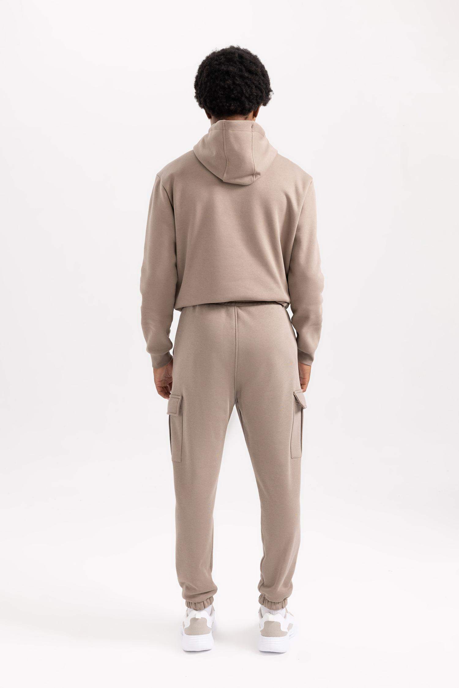 جوجر قماش سميك بقصة عادية من DefactoFit