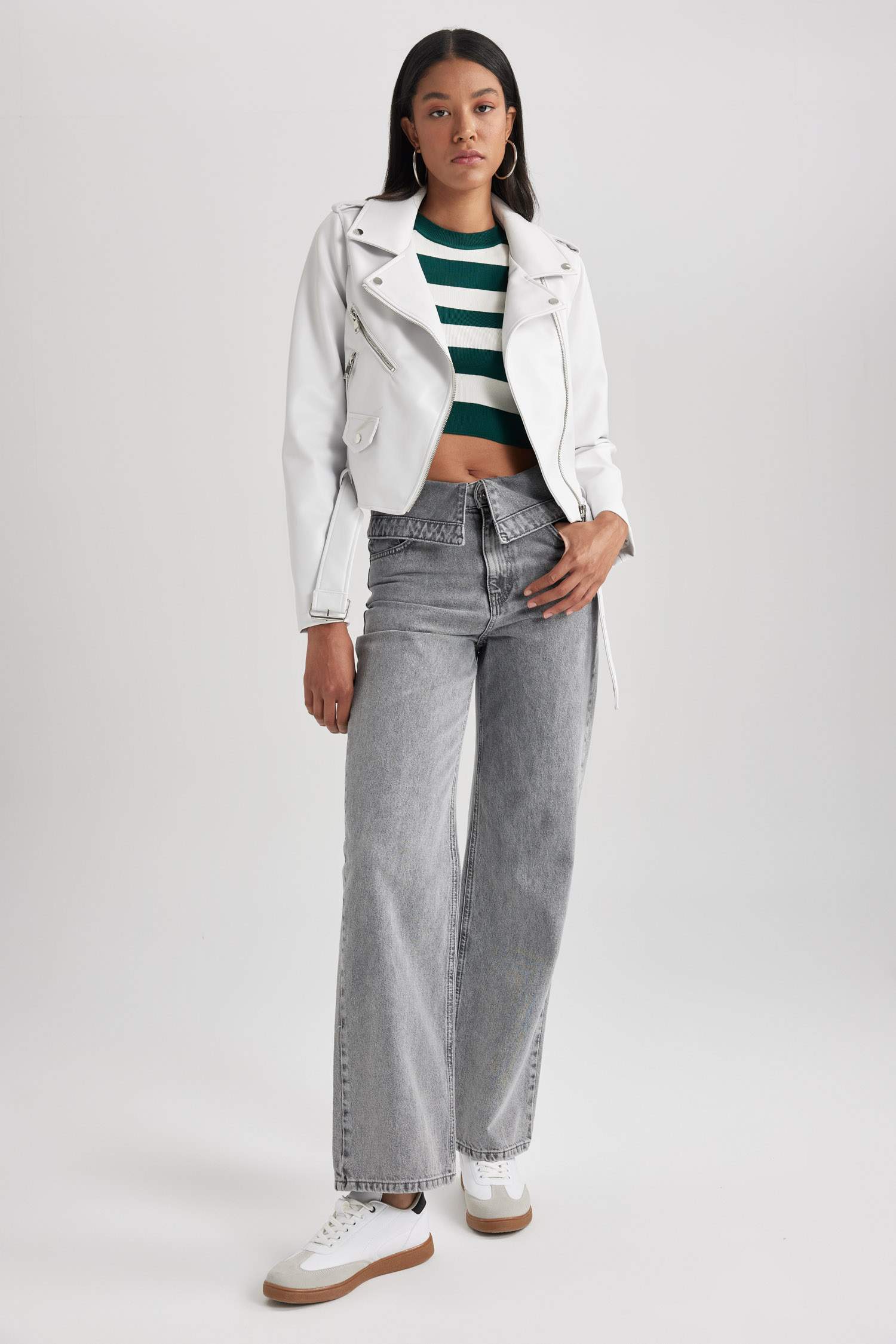 Su İtici Suni Deri Ceket Crop Kruvaze Yaka Fermuarlı Cepli Apoletli Mevsimlik Kemerli