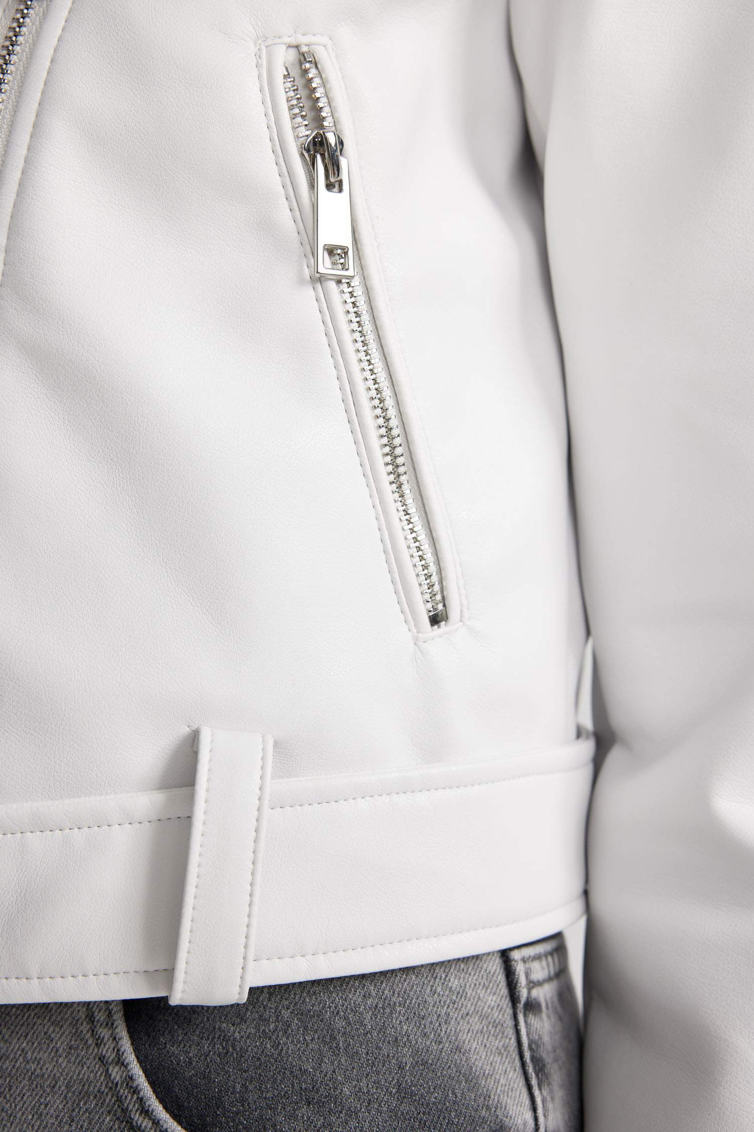 Su İtici Suni Deri Ceket Crop Kruvaze Yaka Fermuarlı Cepli Apoletli Mevsimlik Kemerli