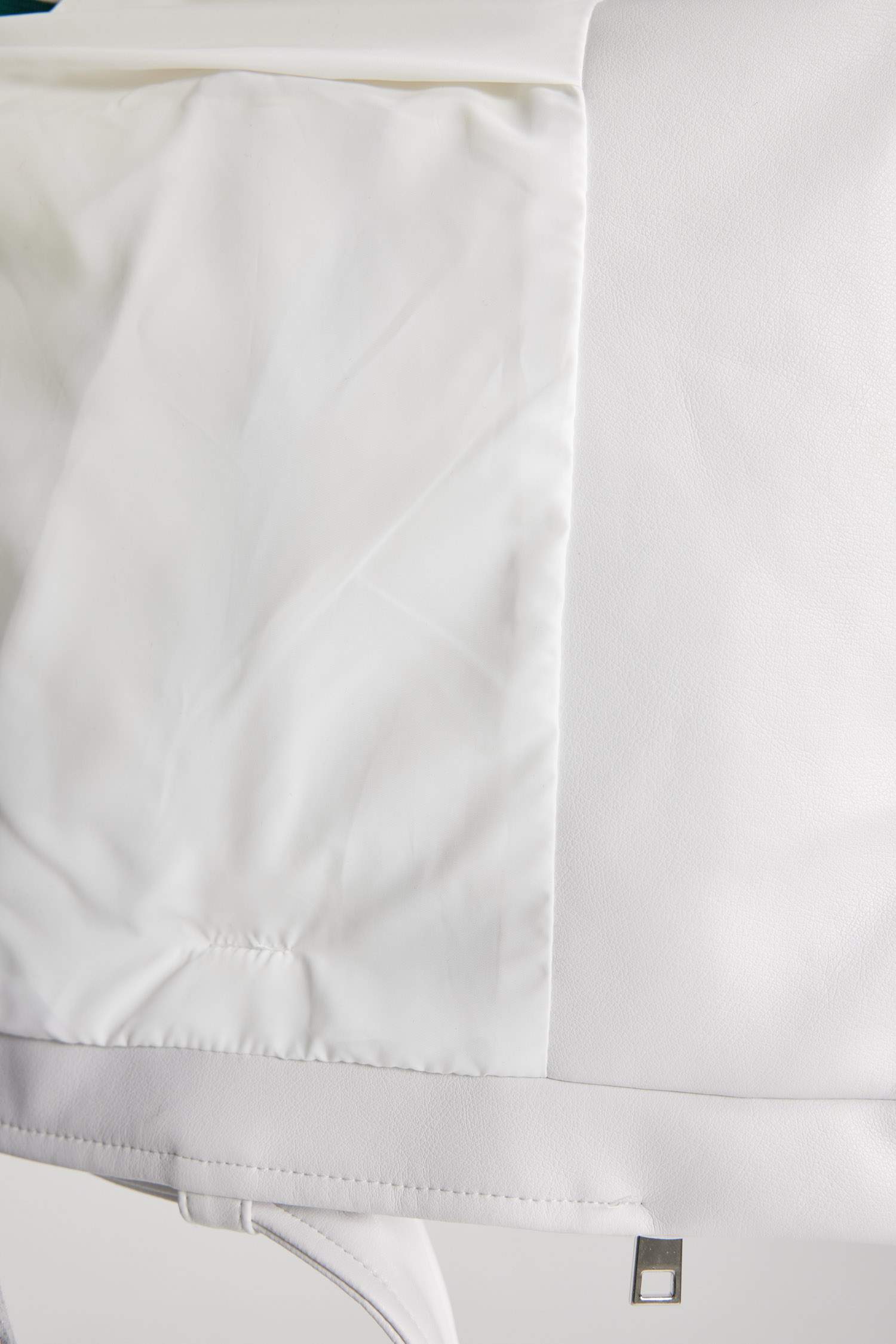 Su İtici Suni Deri Ceket Crop Kruvaze Yaka Fermuarlı Cepli Apoletli Mevsimlik Kemerli