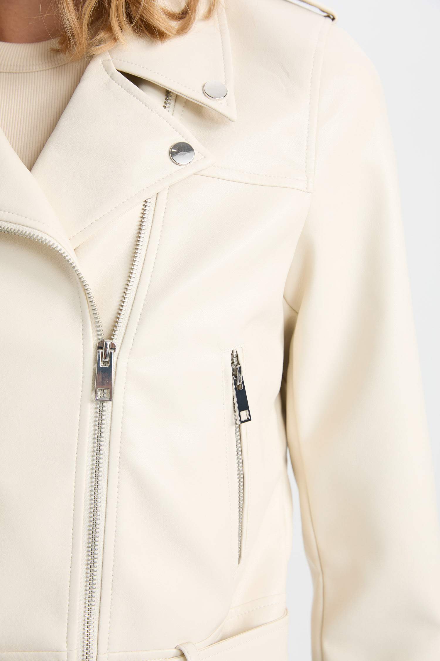 Su Geçirmez Crop Biker Ceket Suni Deri Kruvaze Yaka Fermuarlı Cepli Kemerli Mevsimlik