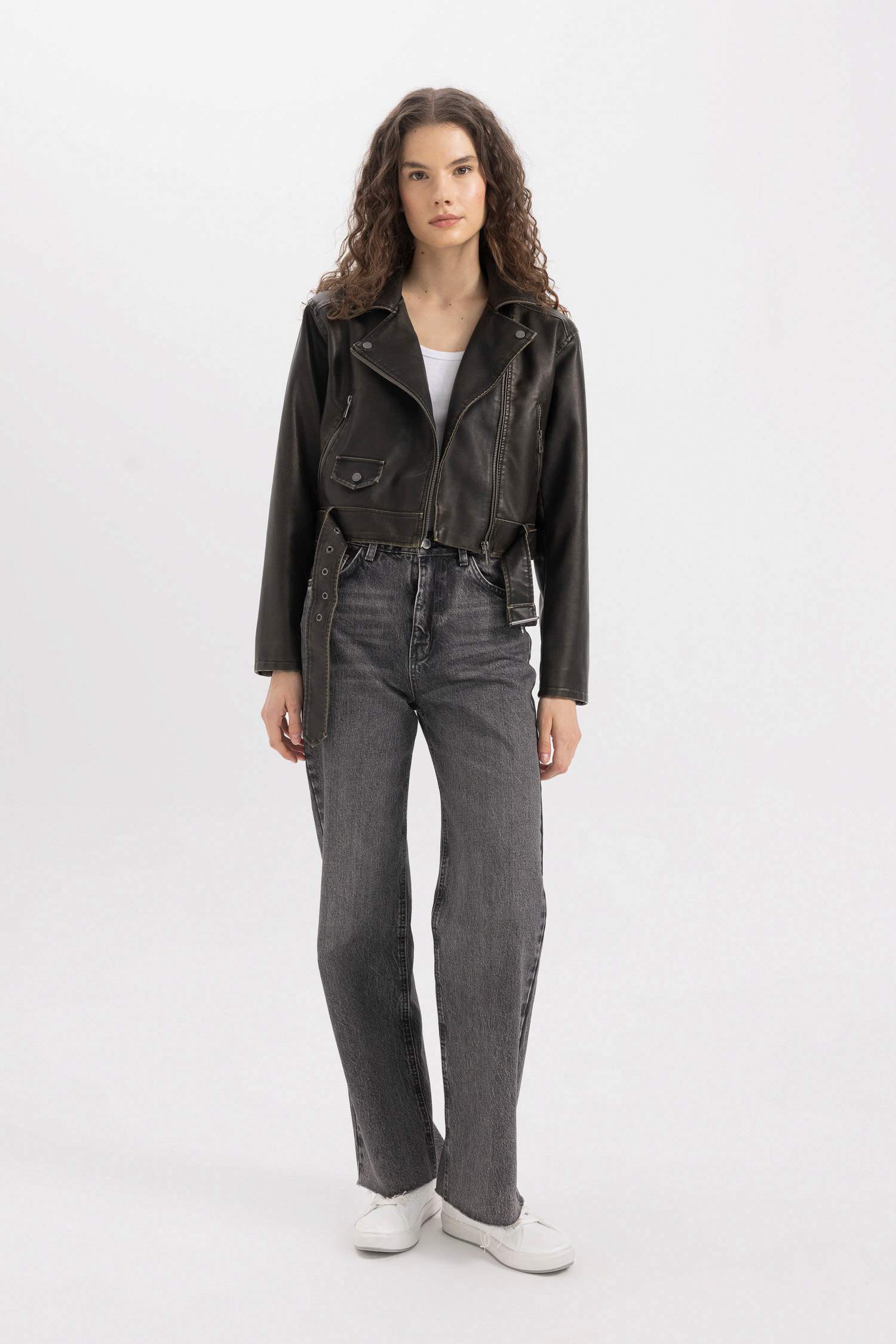 Su Geçirmez Oversize Geniş Kalıp Fermuarlı Eskitme Kemerli Suni Deri Kısa Ceket