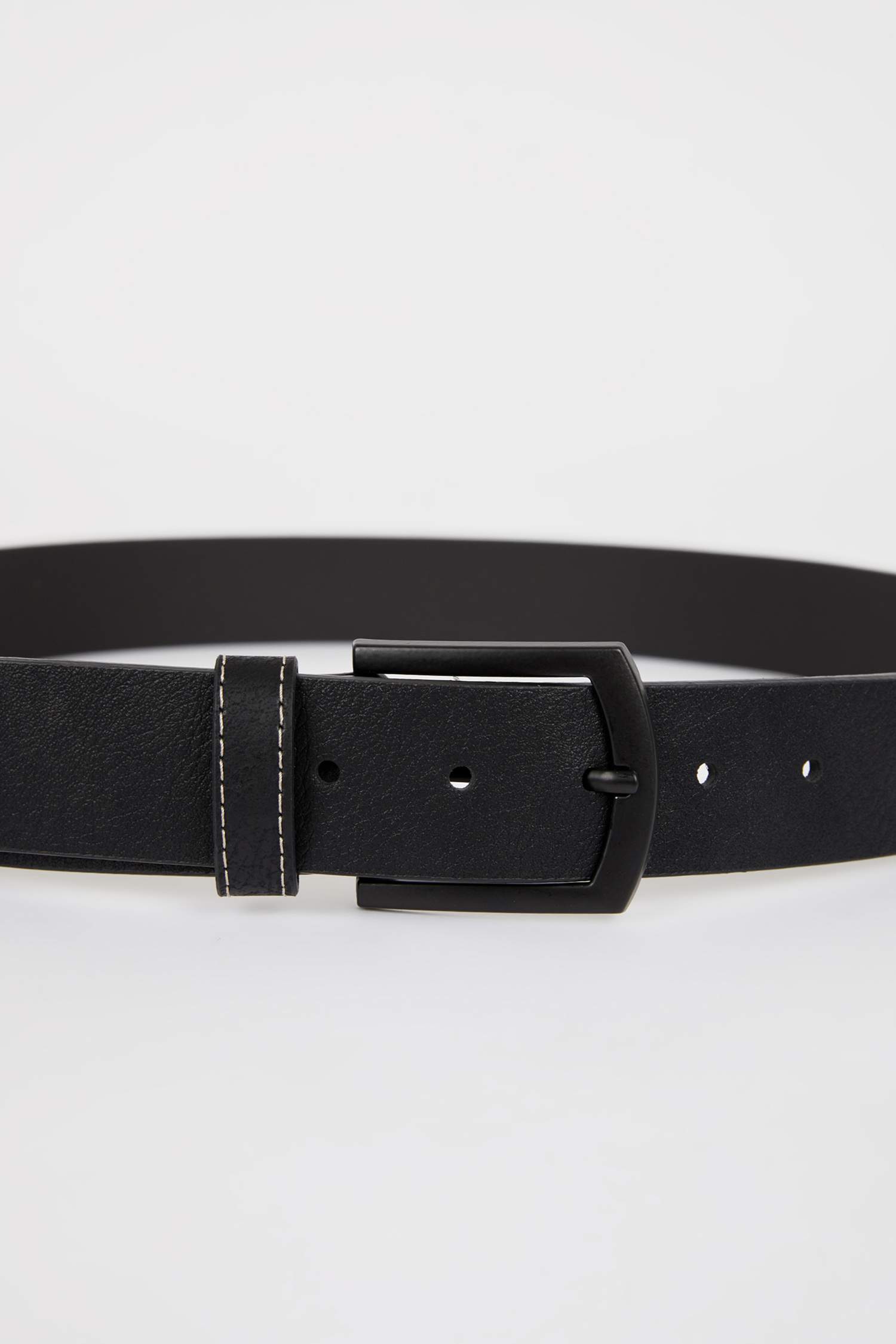 Ремень с прямоугольной пряжей из искусственной кожи