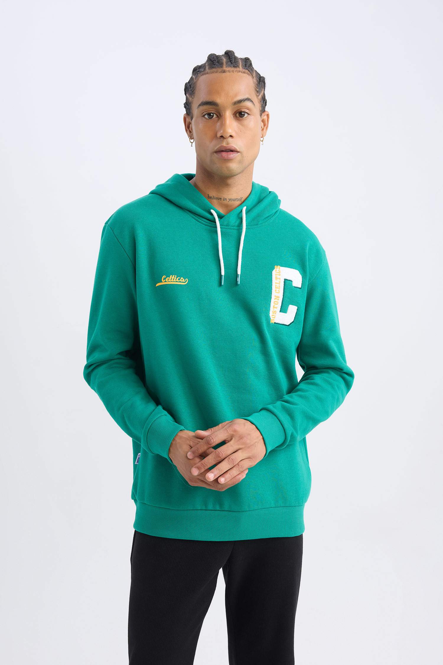 Sweat- Shirt Coupe Standard Encapuchonné à Manches Longues De DefactoFit NBA