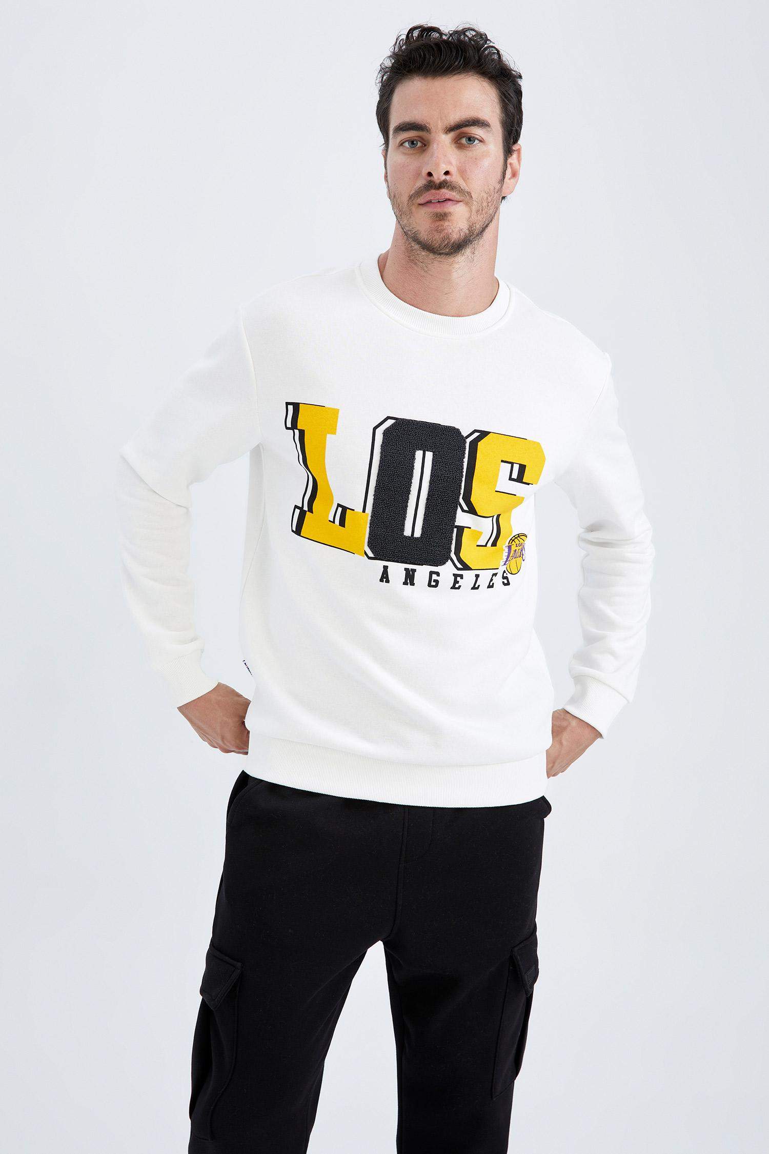 سويت شيرت قصة عادية من NBA Los Angeles Lakers