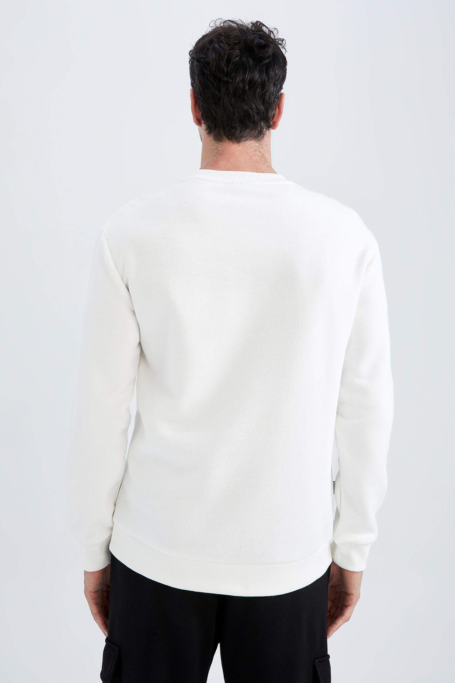 سويت شيرت قصة عادية من NBA Los Angeles Lakers