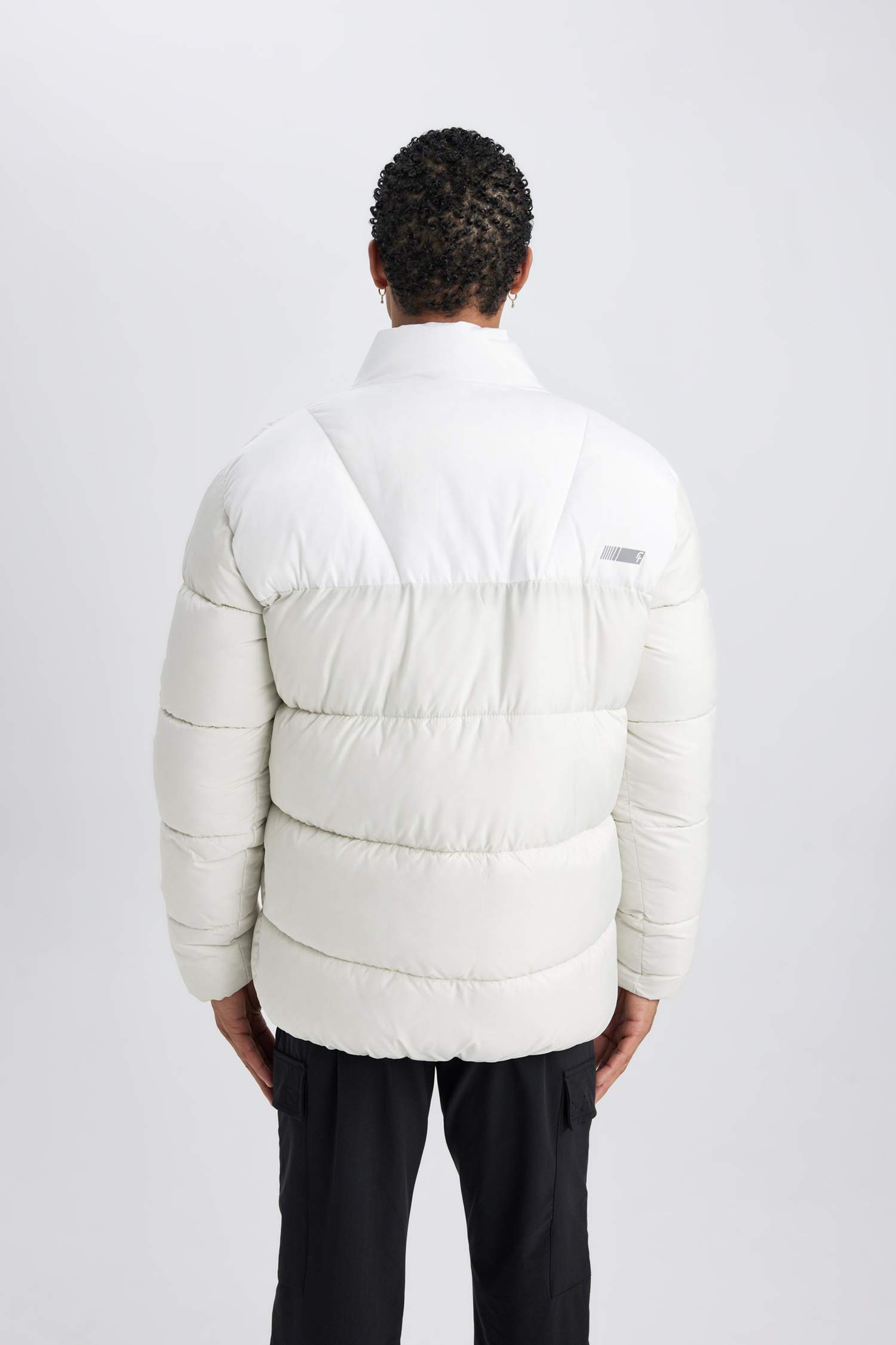 DeFactoFit Su İtici Şişme Mont Rüzgar Geçirmez Oversize Geniş Kalıp Fermuarlı Cepli