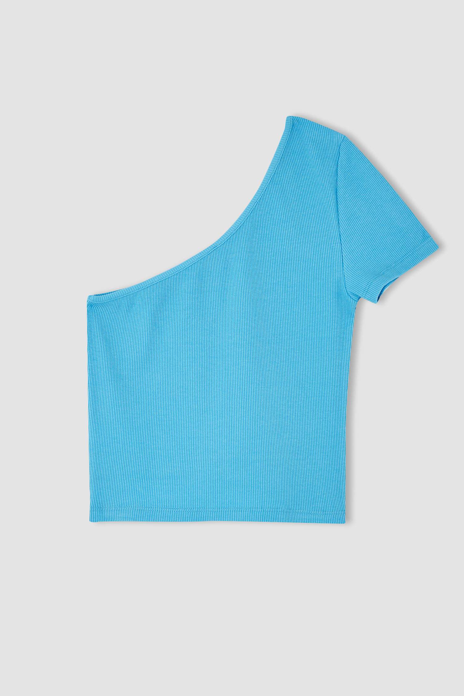 Футболка с коротким рукавом приталенного кроя с открытым плечом для женщин