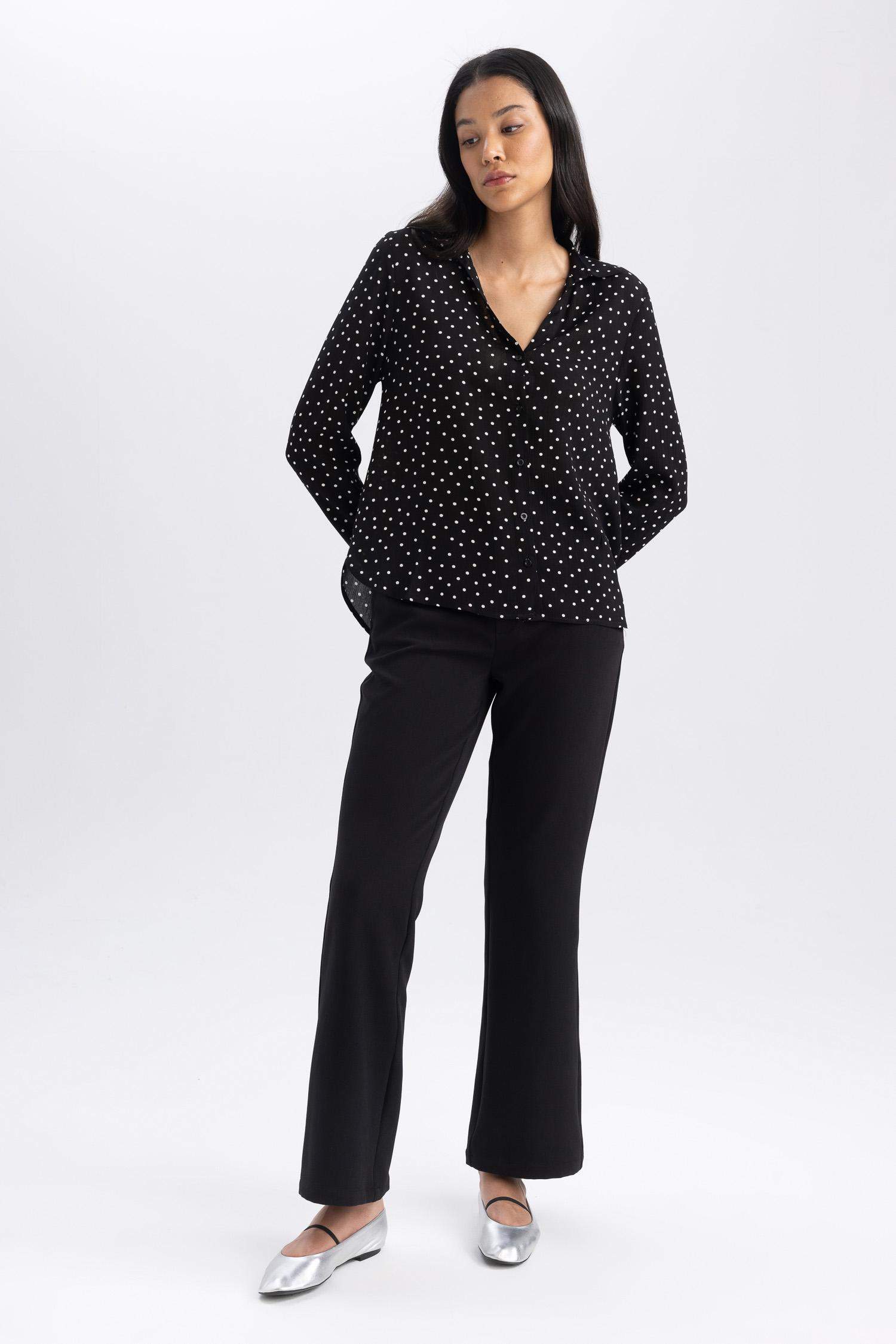 بنطلون بقصة مستقيمة وخصر عالي