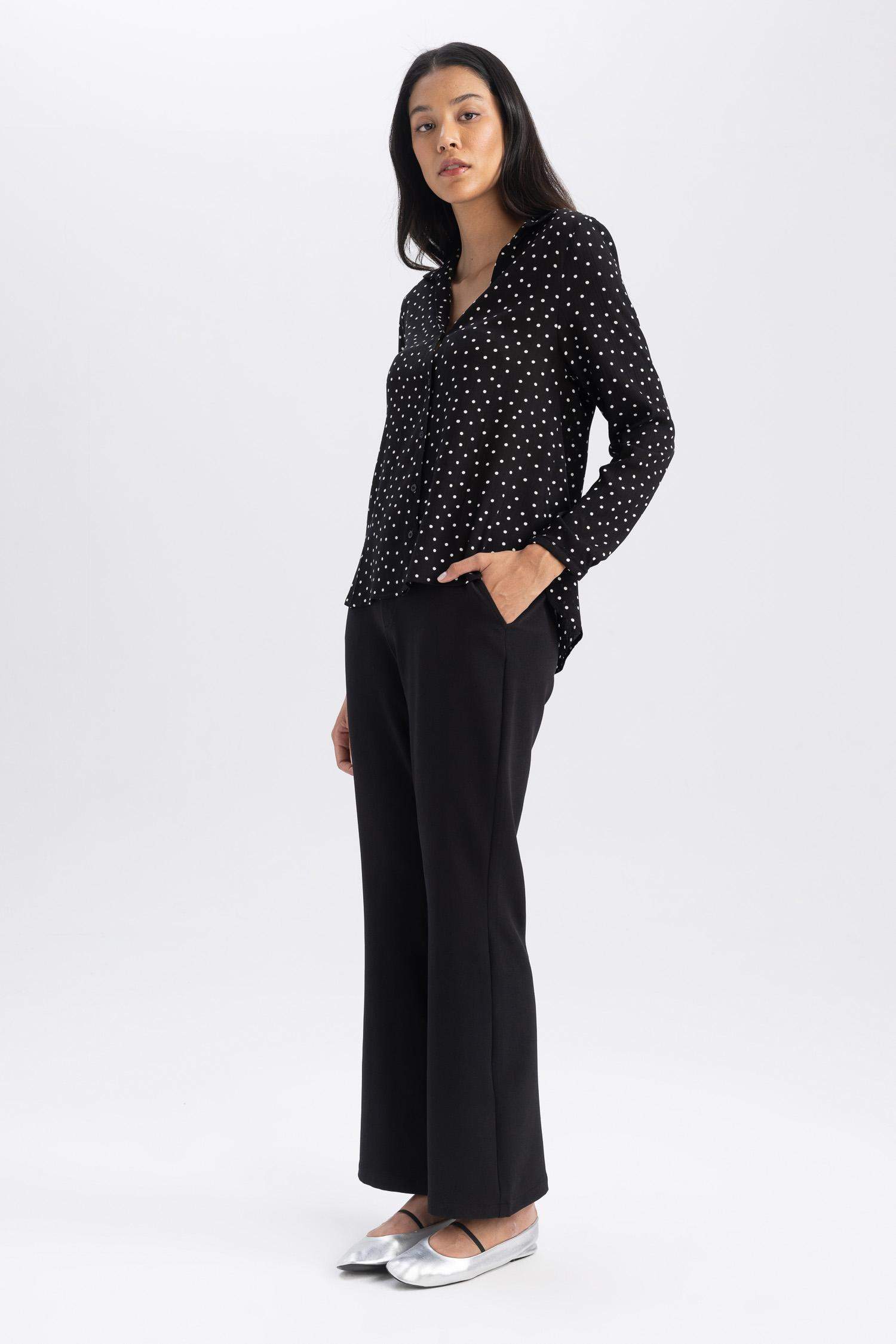 بنطلون بقصة مستقيمة وخصر عالي