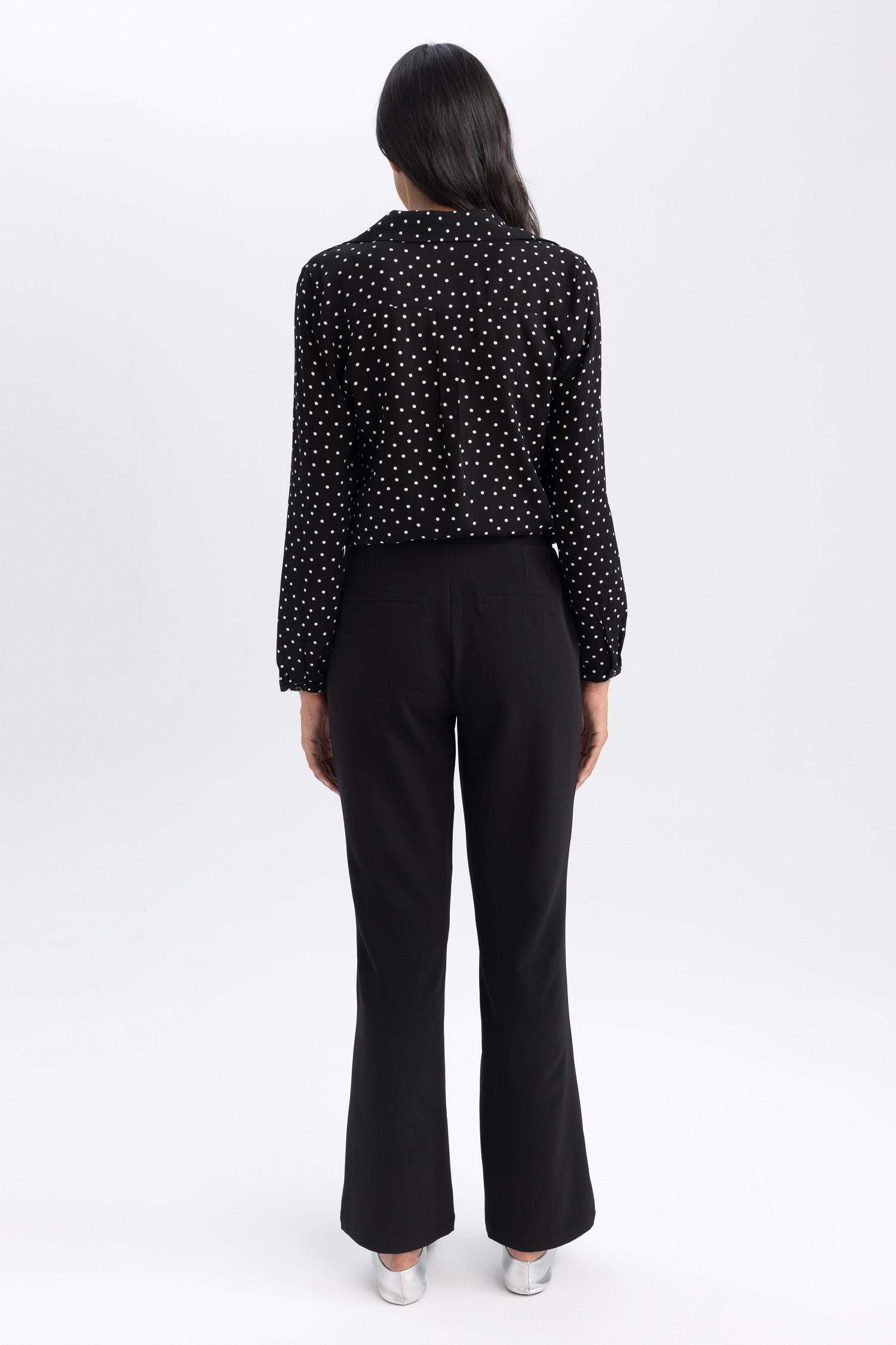 بنطلون بقصة مستقيمة وخصر عالي