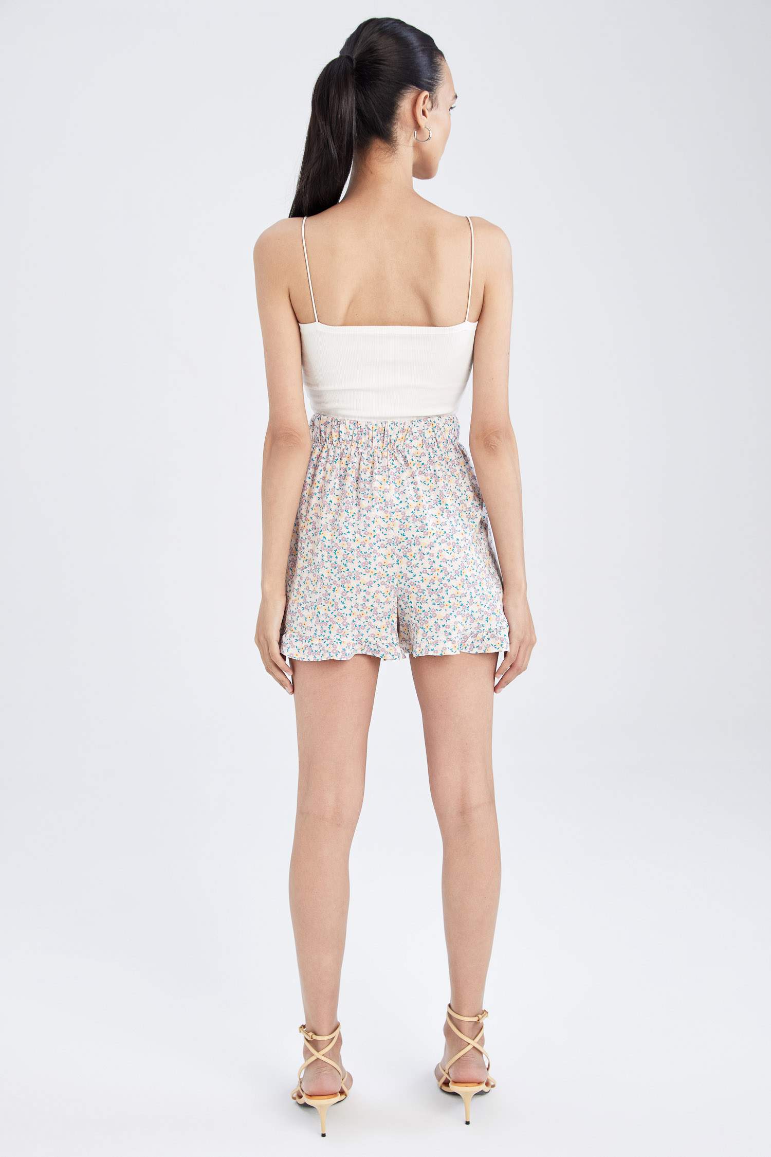 Шорты для женщин