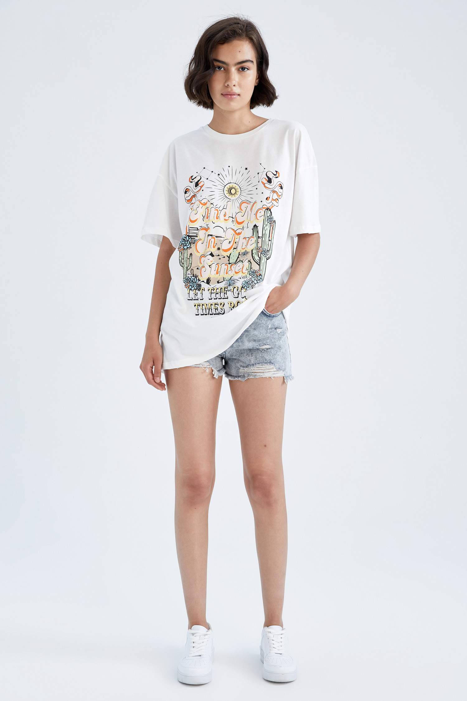 تي شيرت مطبوع اوفر سايز بياقة مستديرة