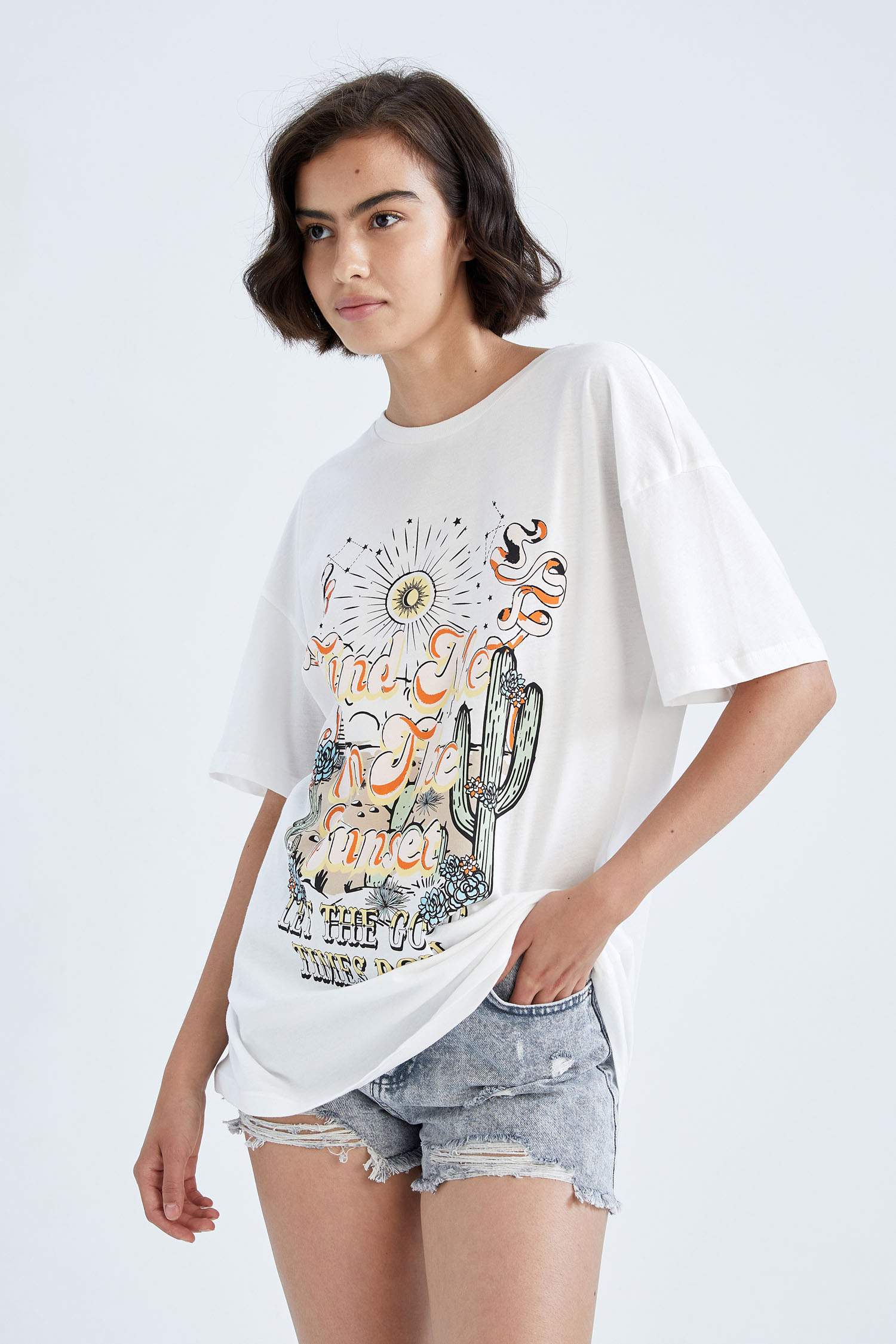 تي شيرت مطبوع اوفر سايز بياقة مستديرة