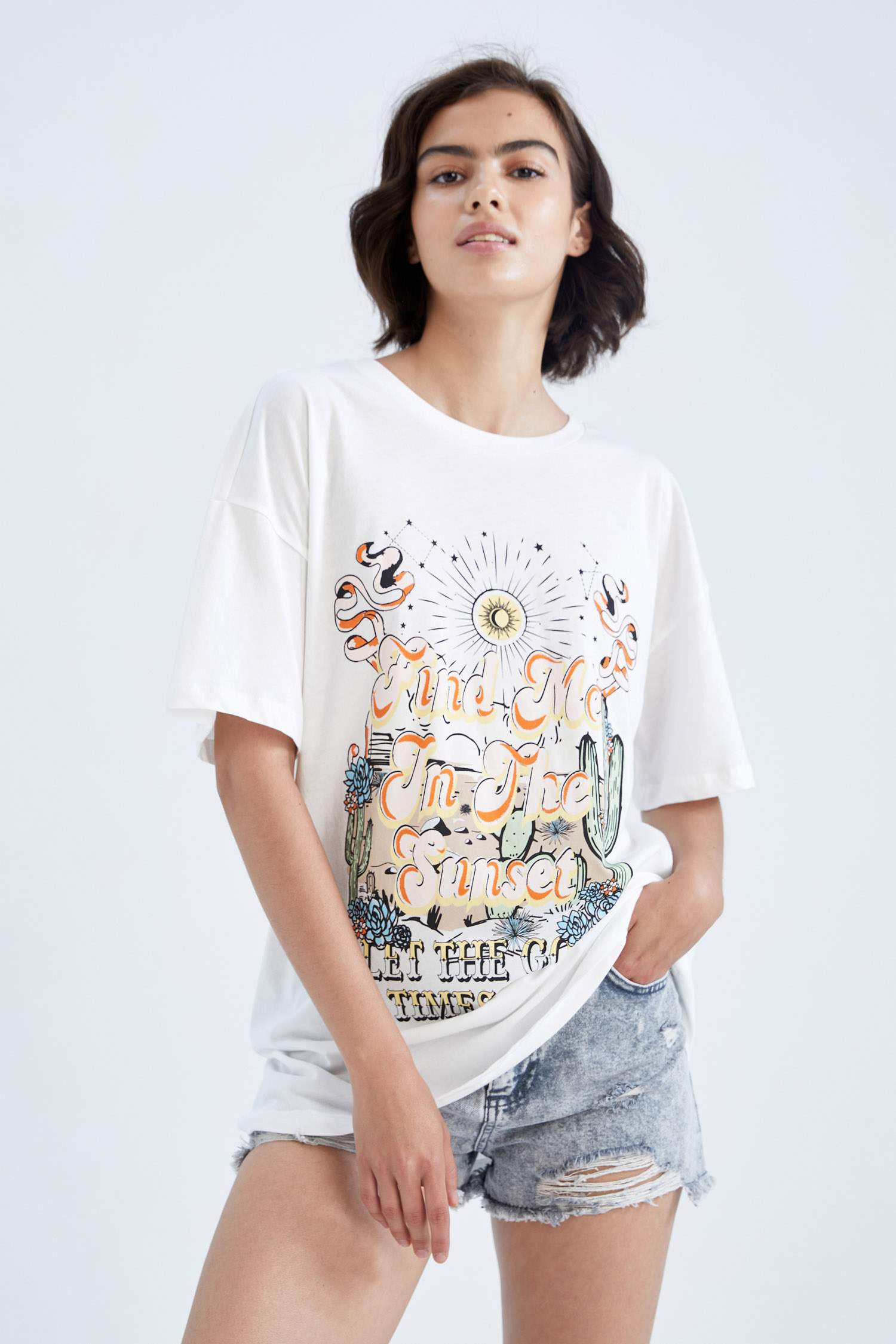 تي شيرت مطبوع اوفر سايز بياقة مستديرة