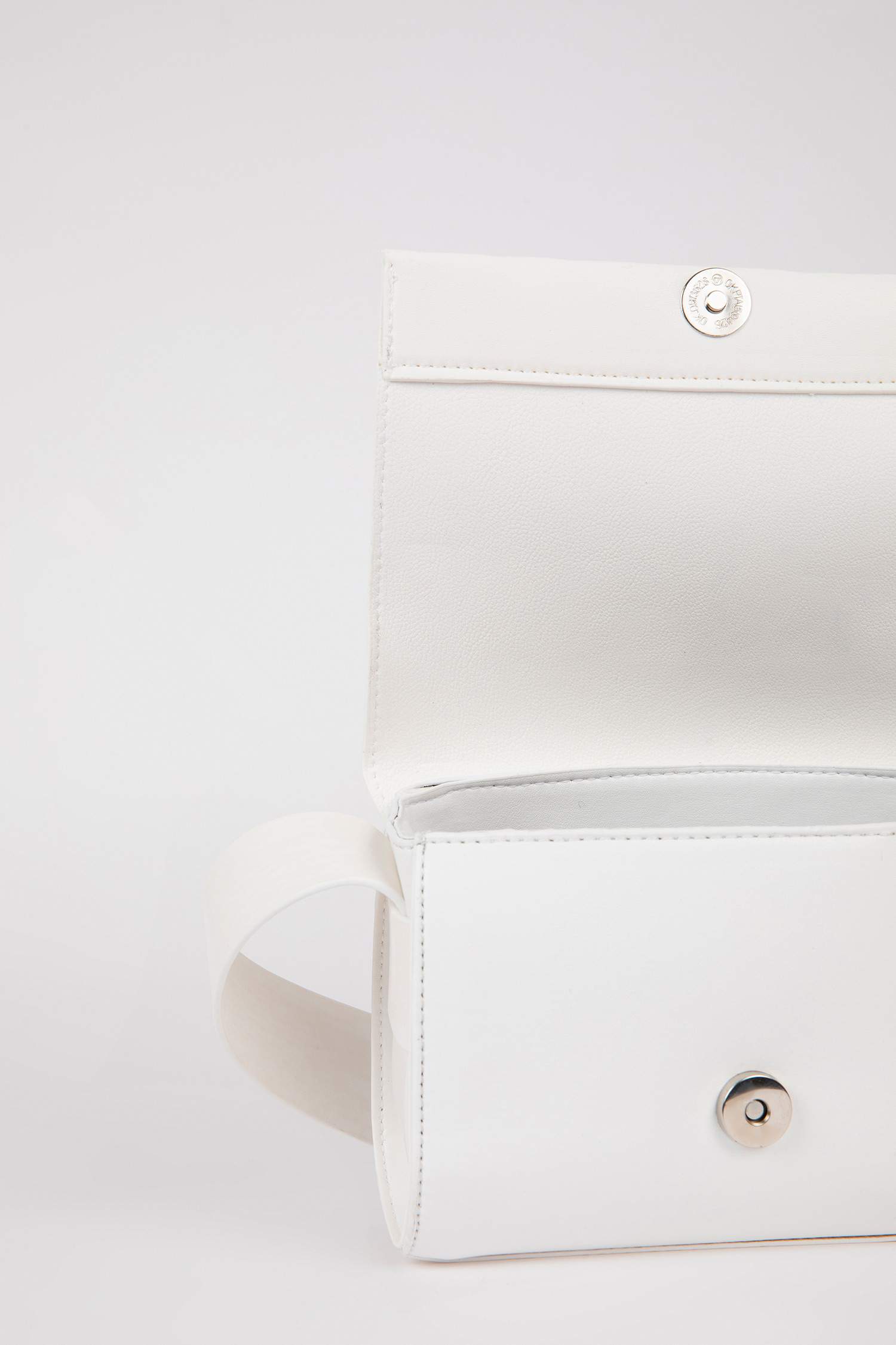 White Woman Faux Leather Crossbody Bag 2655347 DeFacto