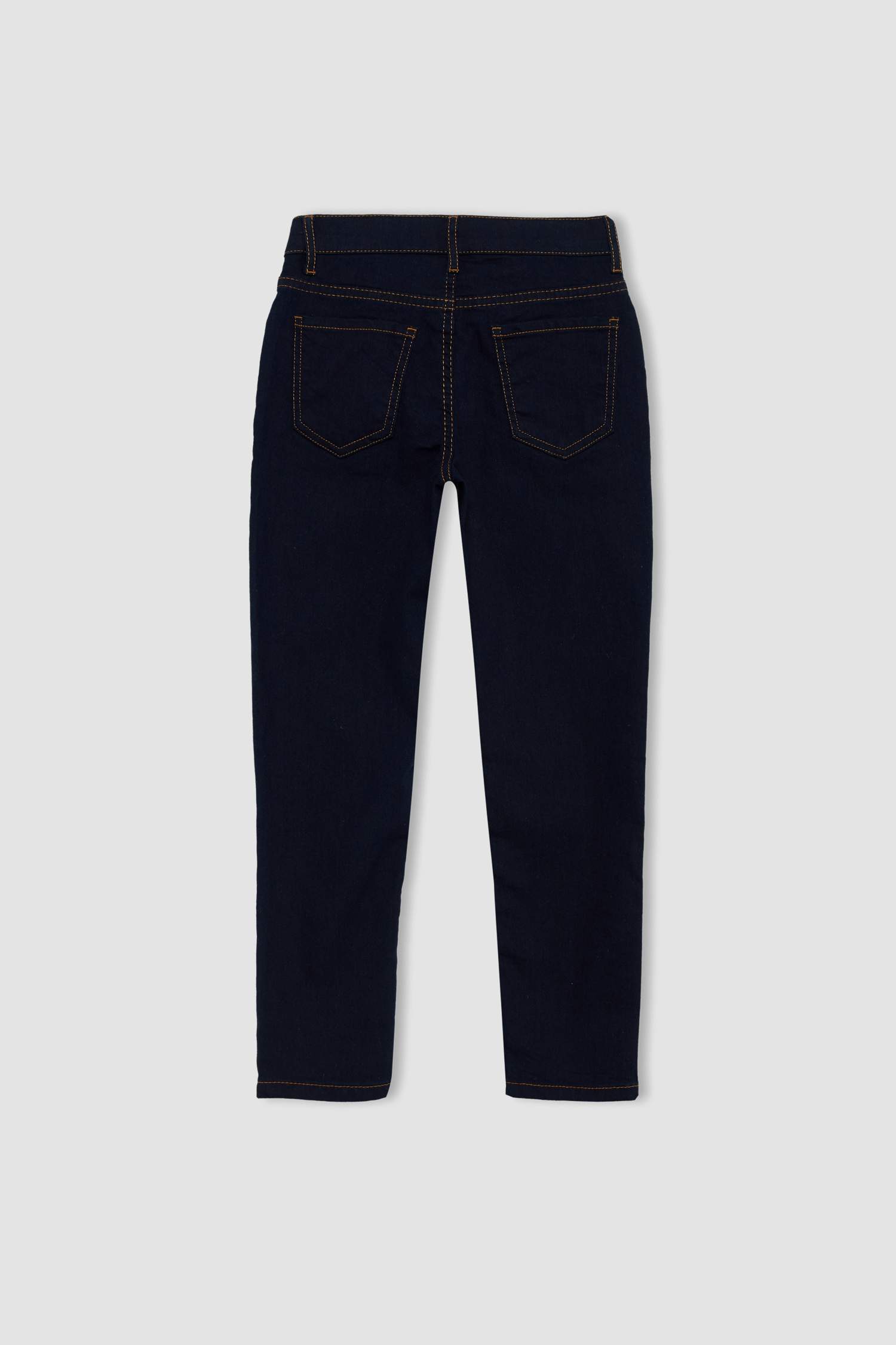 Штаны приталенного кроя