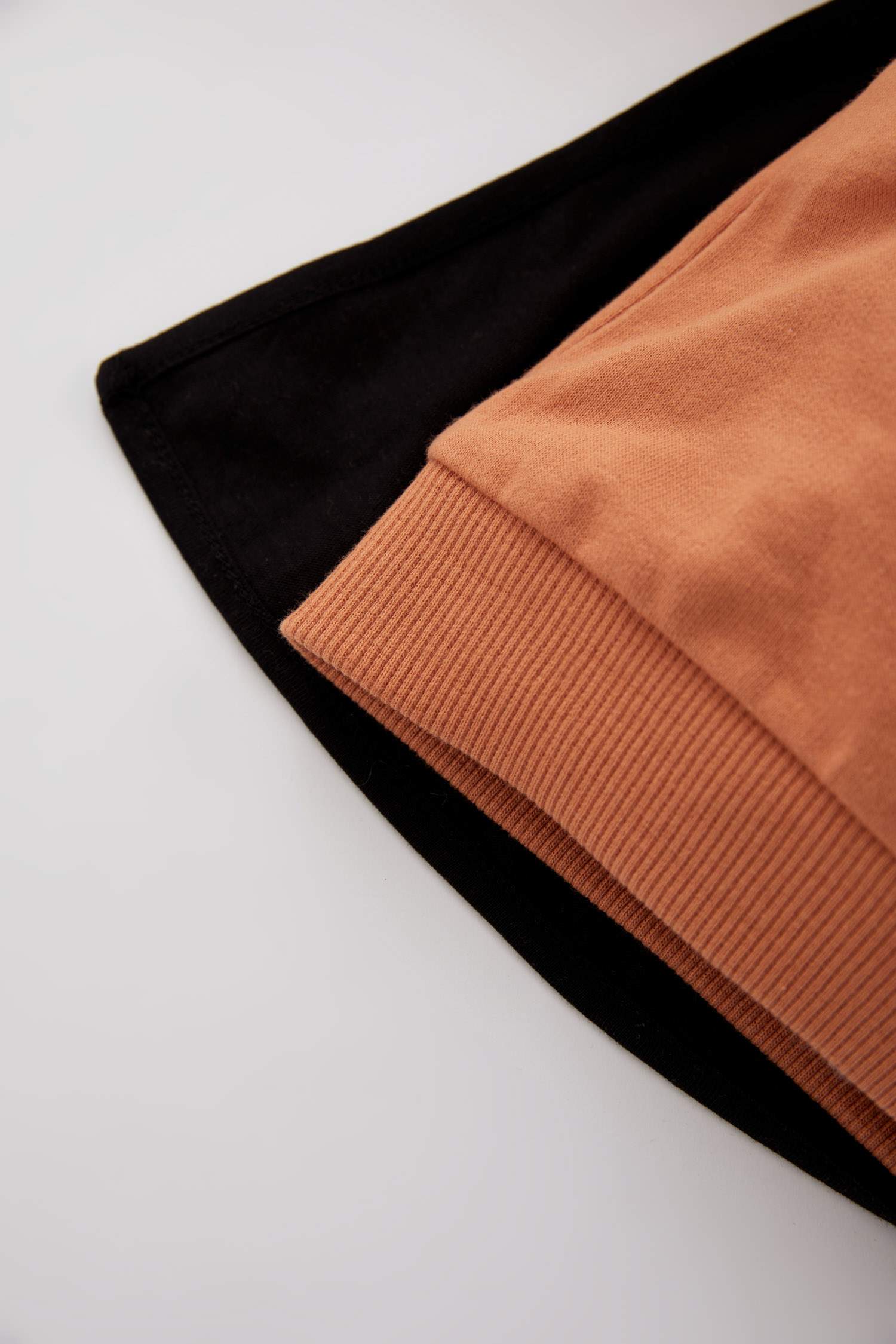 Свитшот стандартного кроя из тонкой ткани для малышей мальчиков