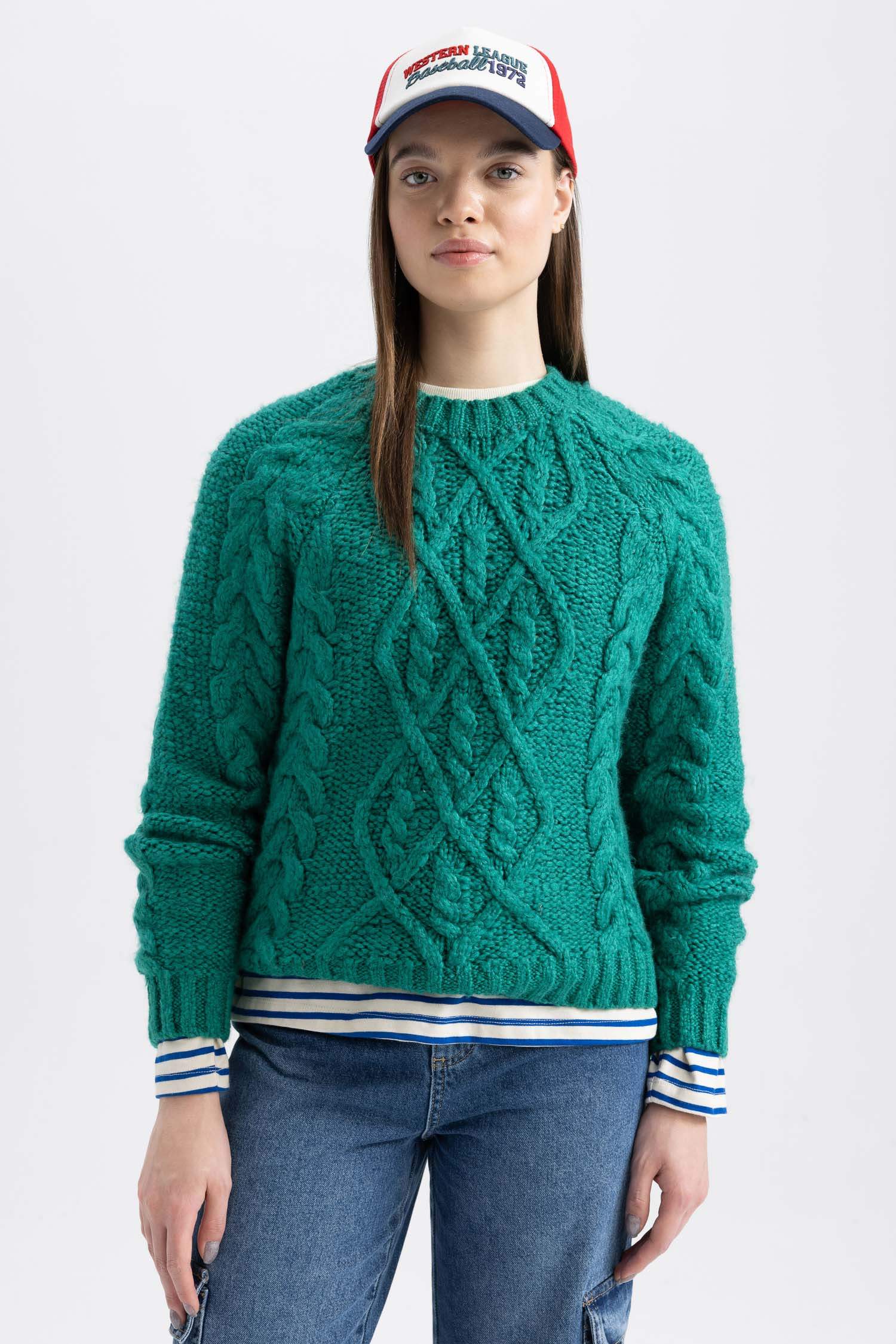 بلوفر قصة عادية برقبة مدورة