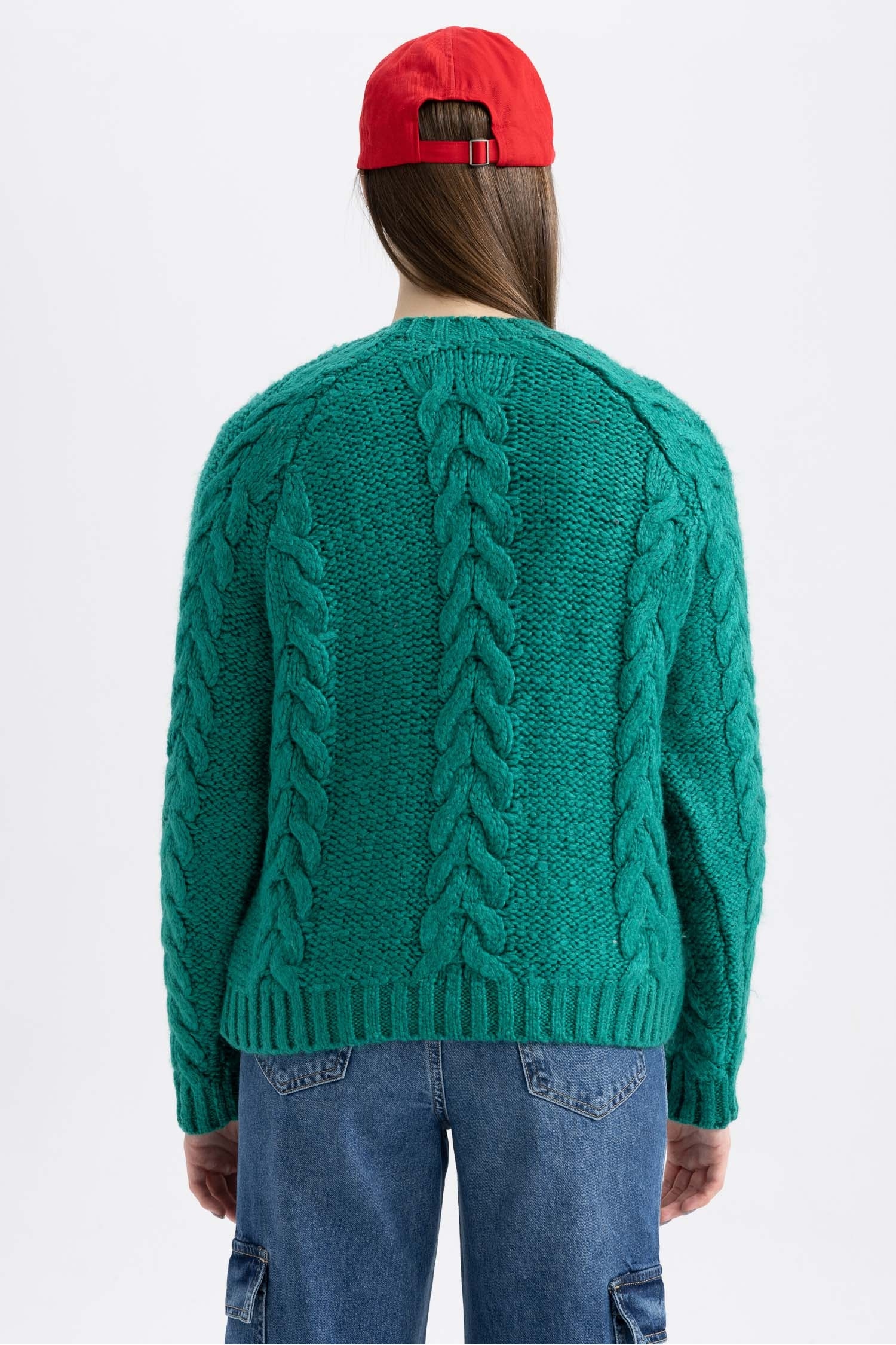 بلوفر قصة عادية برقبة مدورة