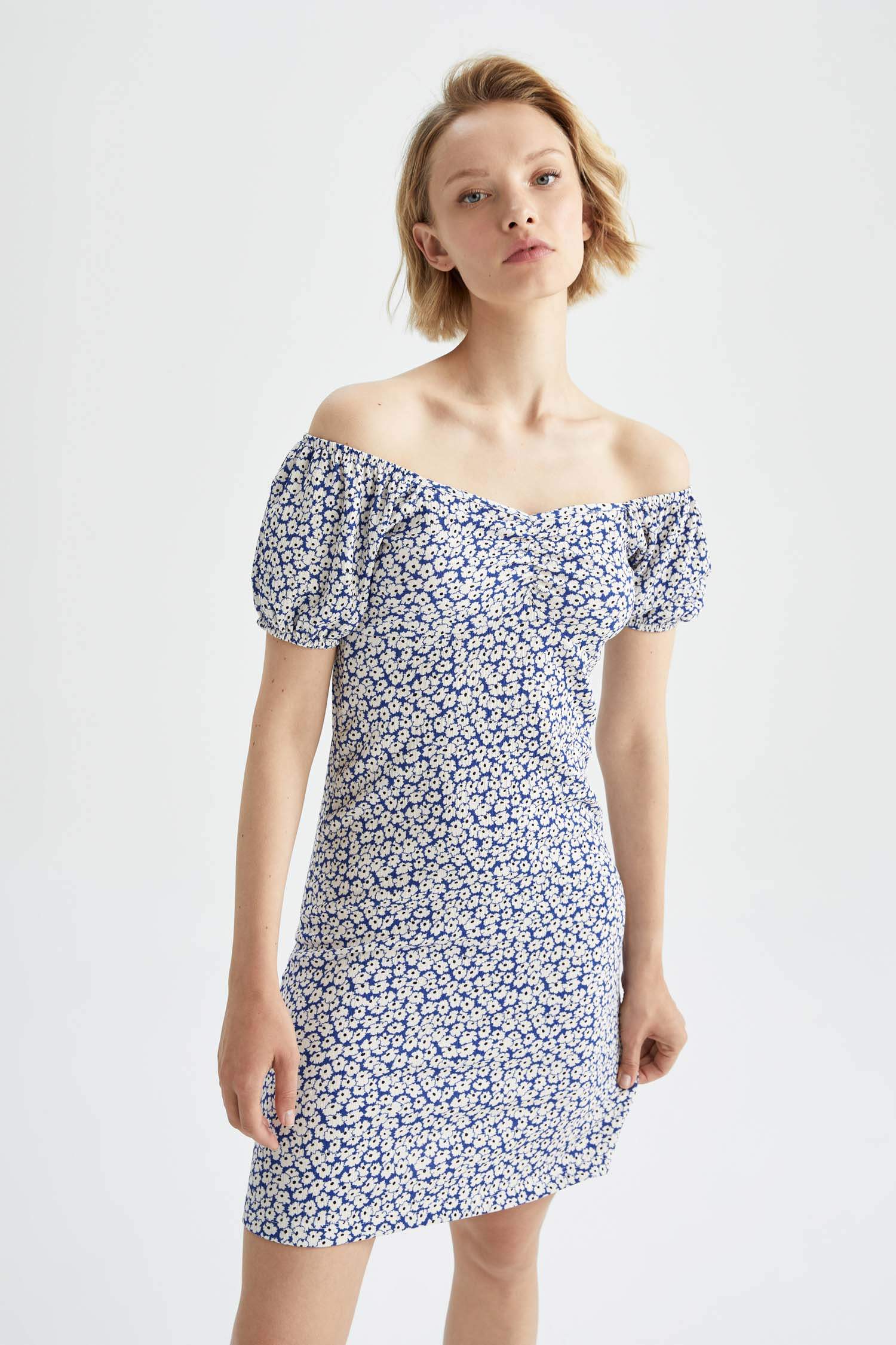 Defacto Bodycon Kalp Yaka Floral Mini Kısa Kollu Örme Elbise. 1