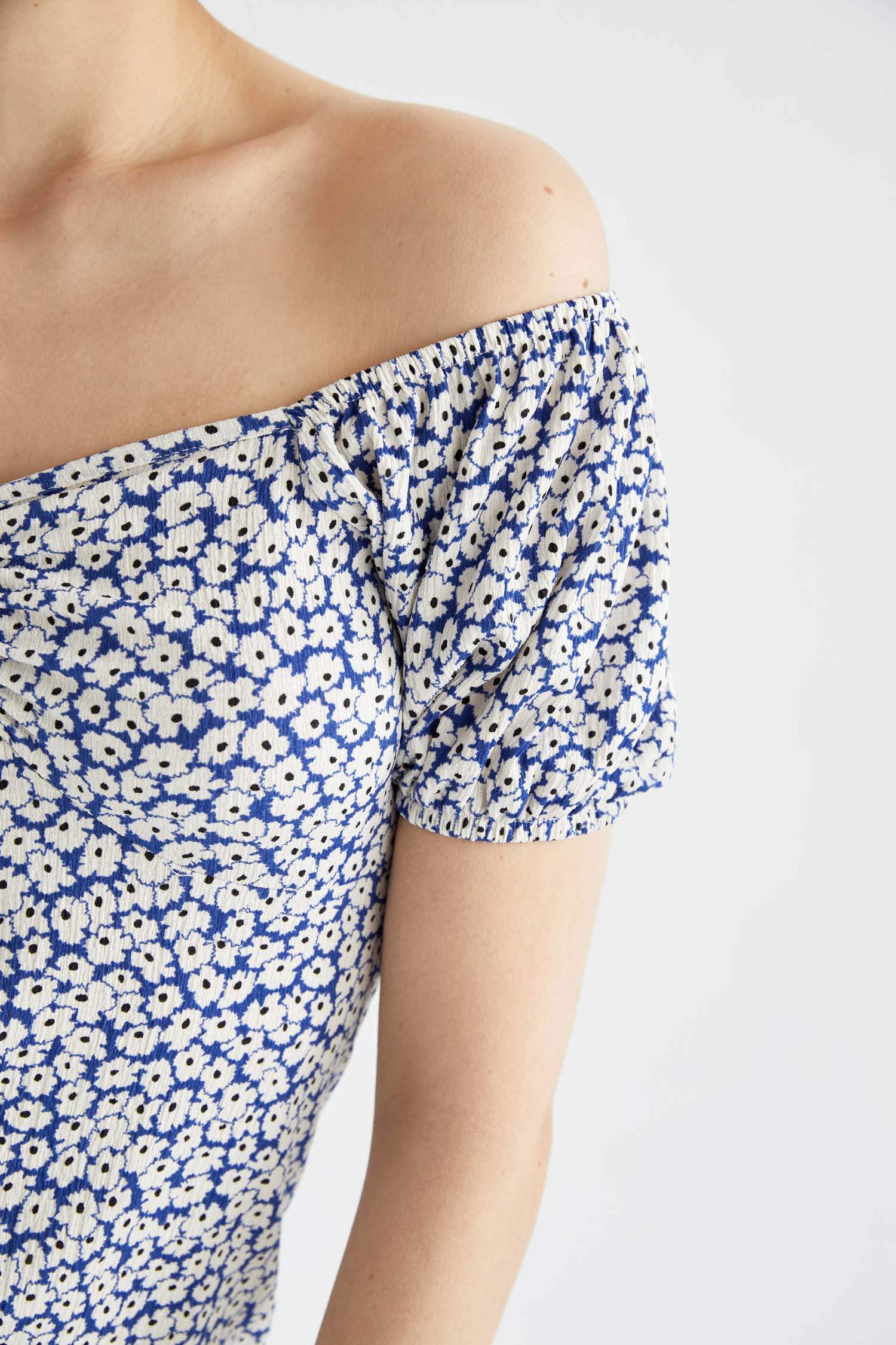 Defacto Bodycon Kalp Yaka Floral Mini Kısa Kollu Örme Elbise. 8