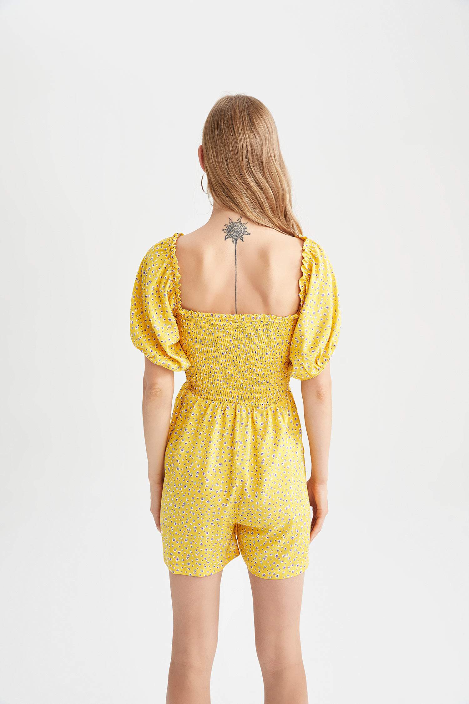 Yellow Woman Square Collar Flower Short Sleeve Jump Suit 2651312 Defacto