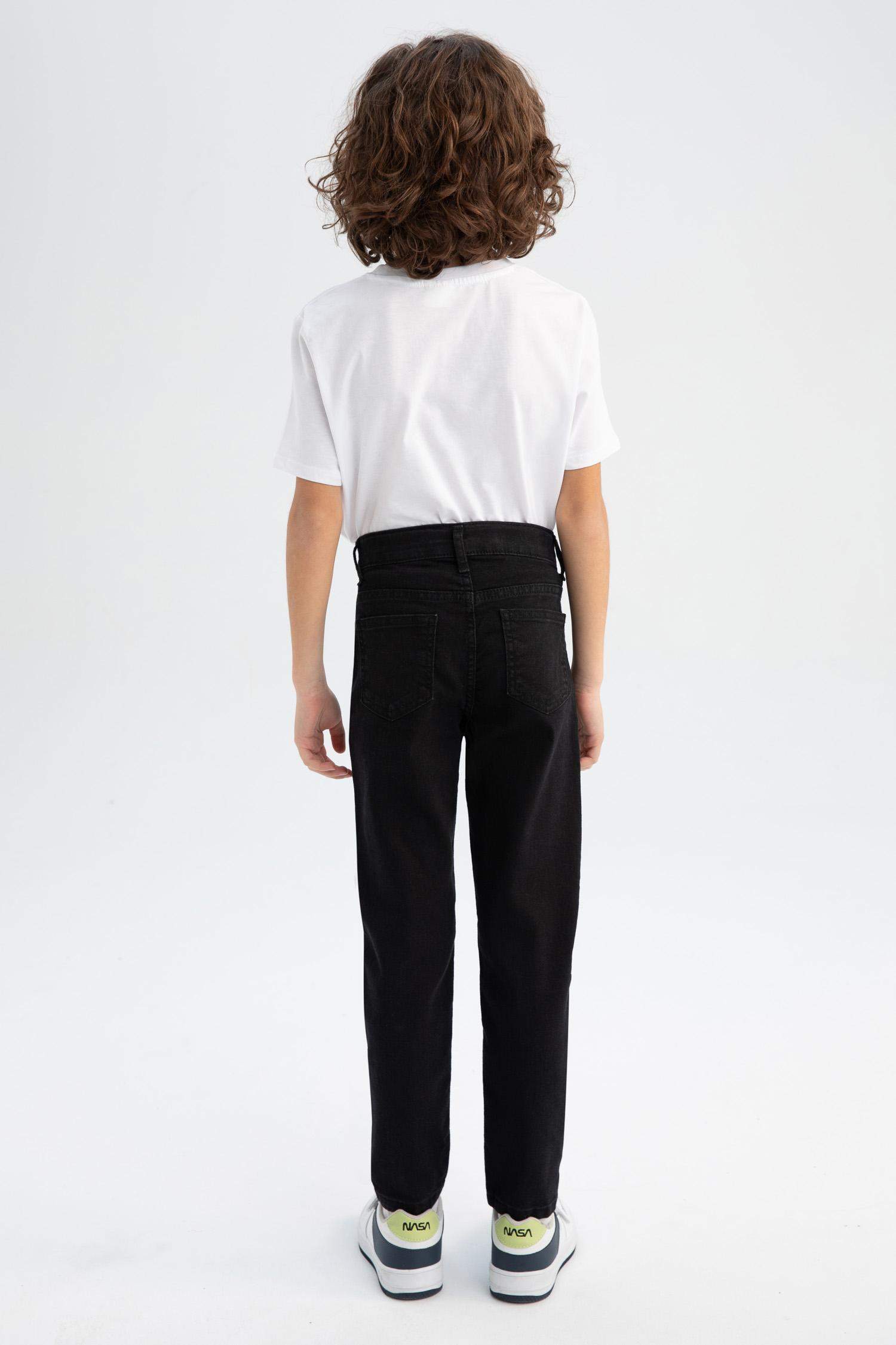 بنطلون جينز اولادي قصة عادية