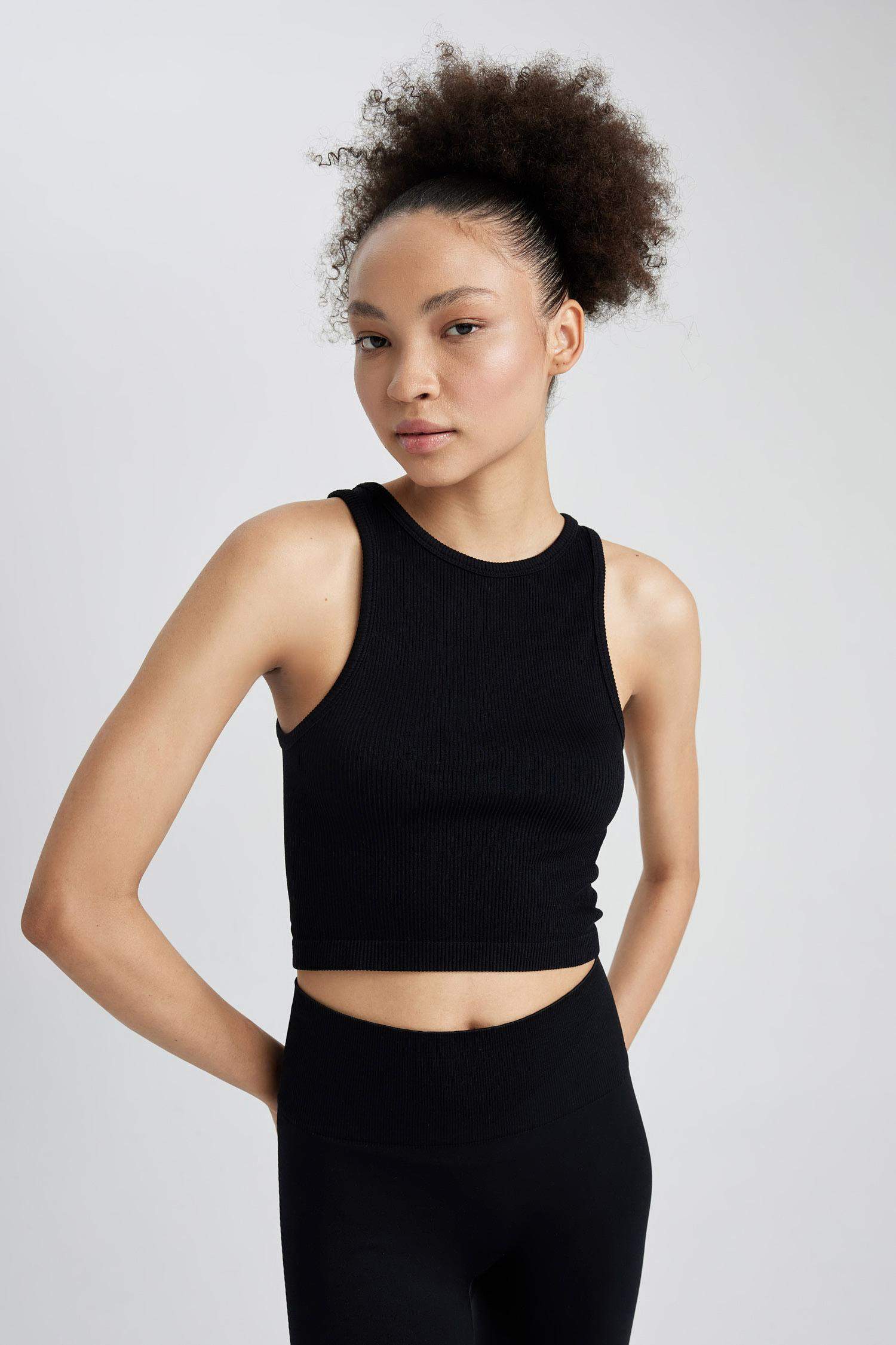 Әйелдерге дөңгелек жаға Ішкөйлек