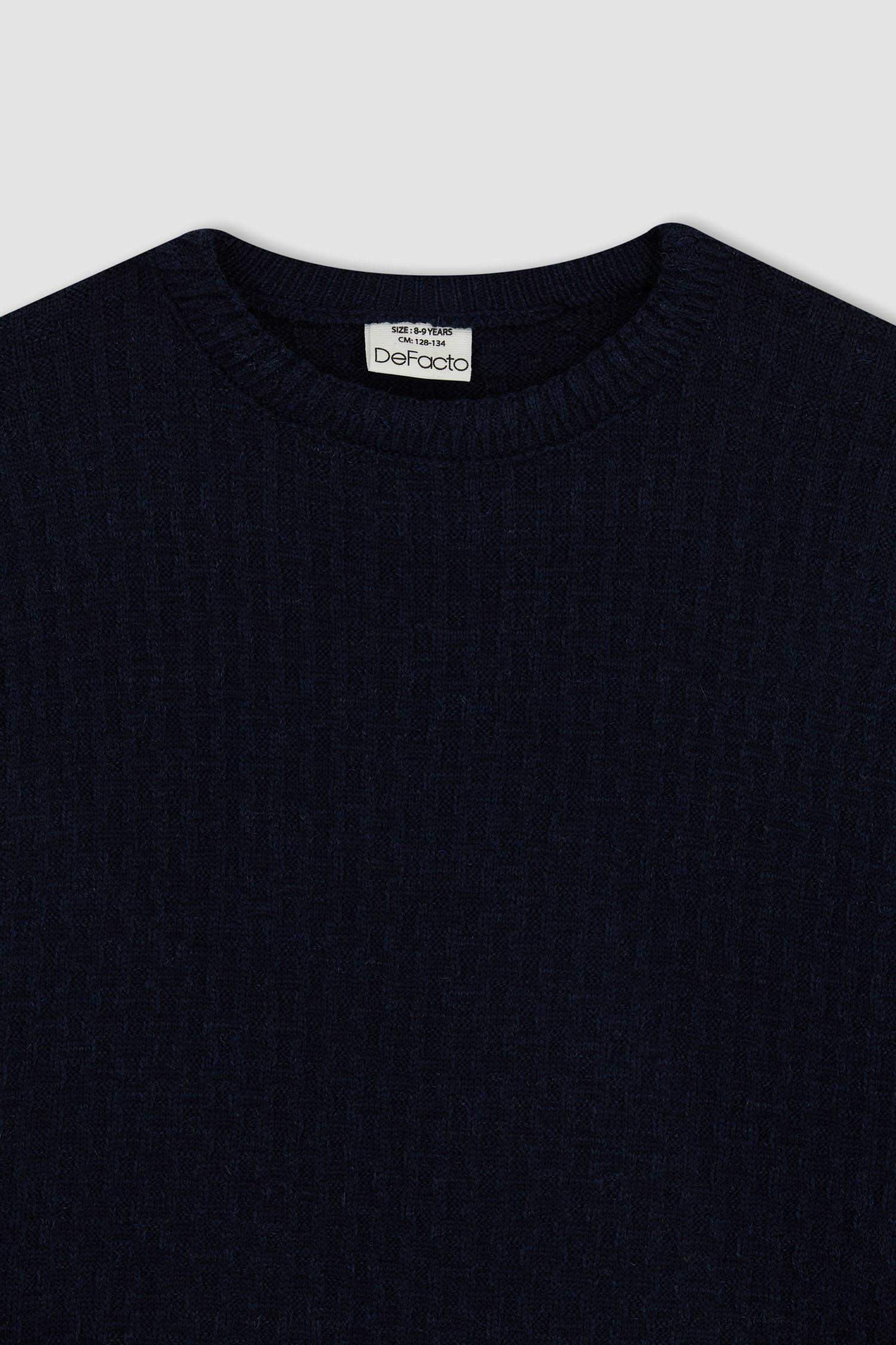 Свитер стандартного кроя с круглым вырезом для мальчиков