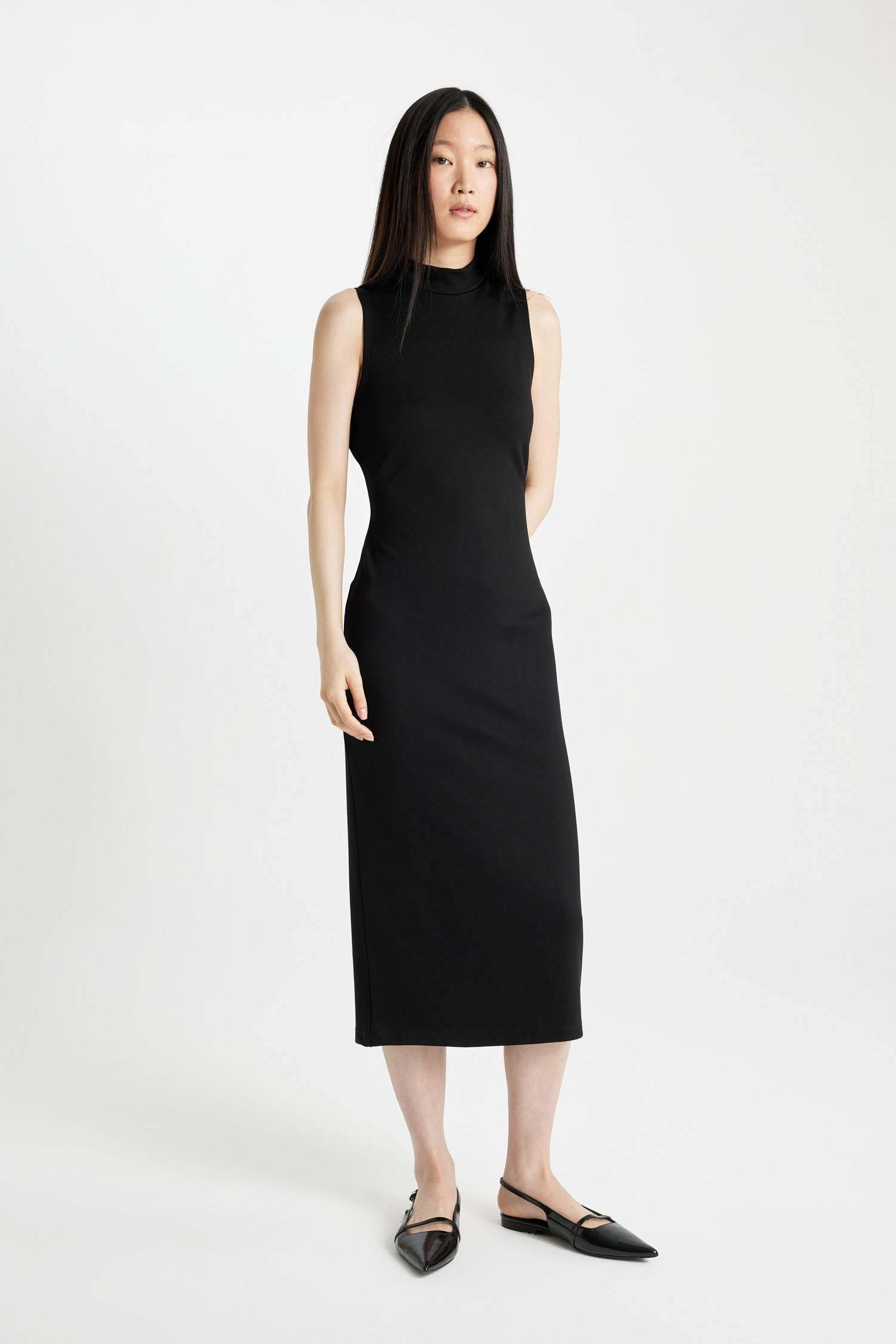 Bodycon Vücudu Saran Basic Düz Yarım Balıkçı Yaka Siyah Kolsuz Midi Elbise