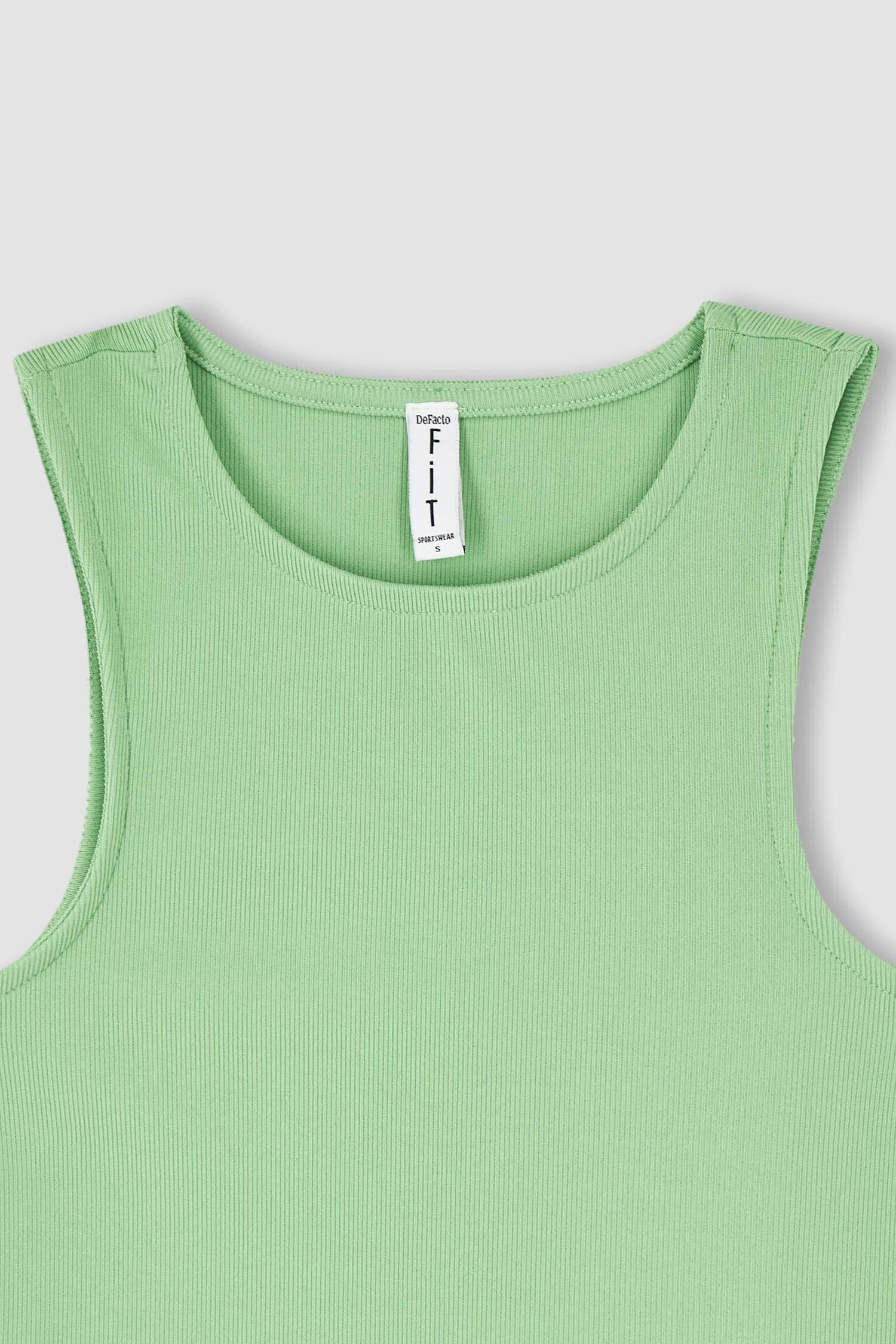 Coool Fitted Camisole Crop Singlet