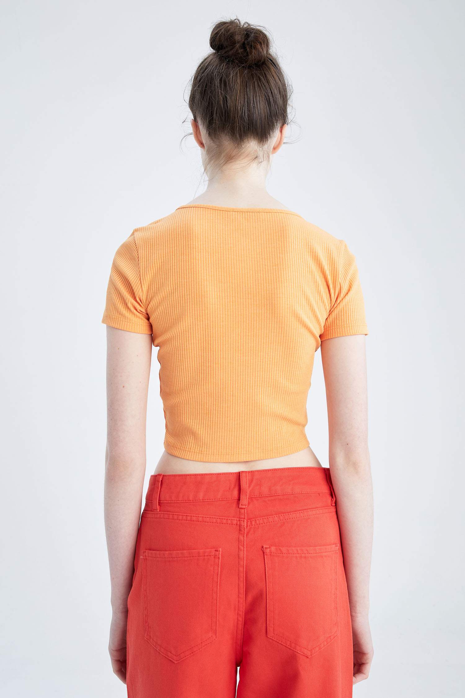 Футболка з коротким рукавом приталеного крою з V-подібним вирізом Камзол для жінок