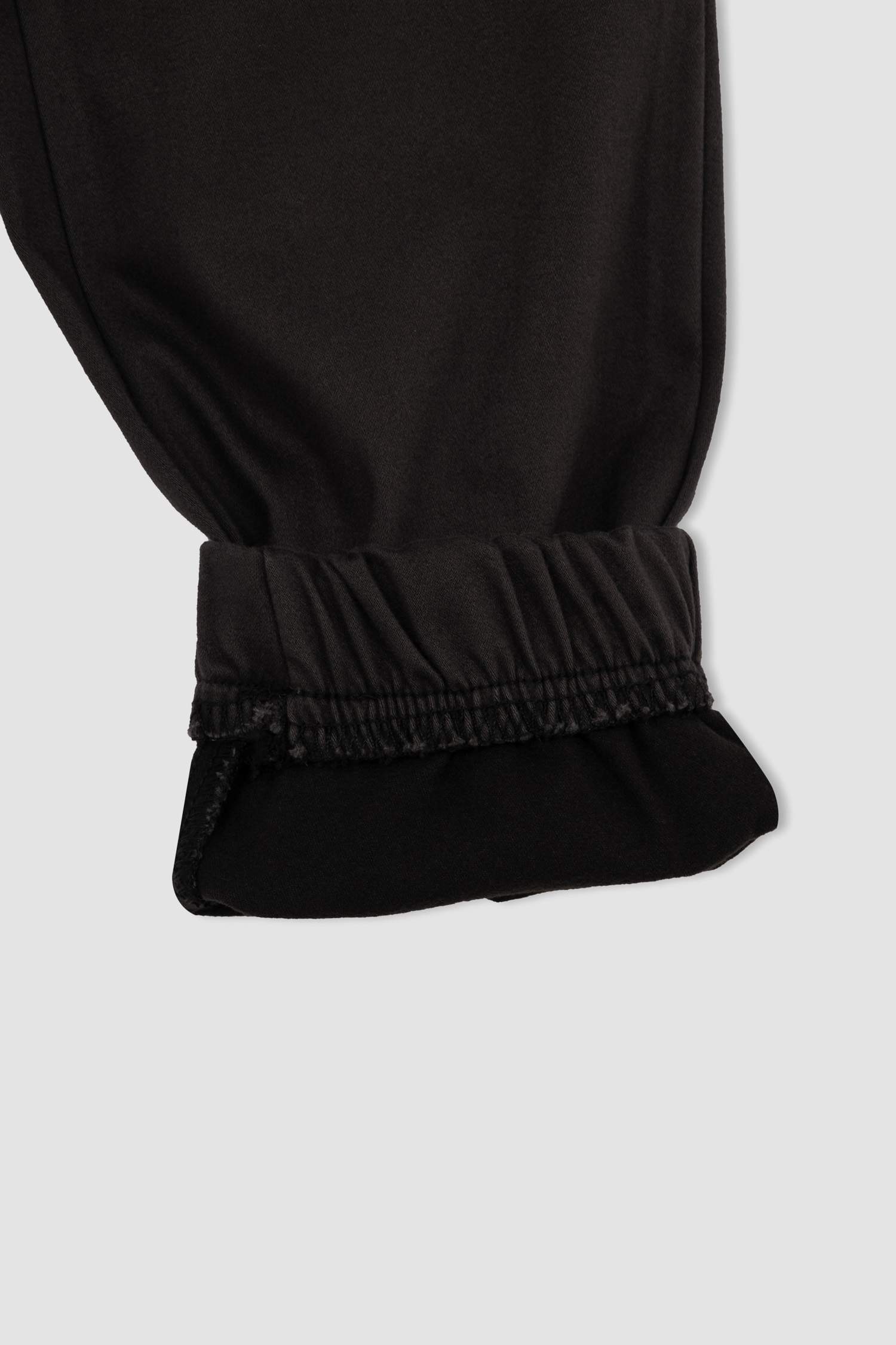 بنطلون جوجر اولادي أنثرا